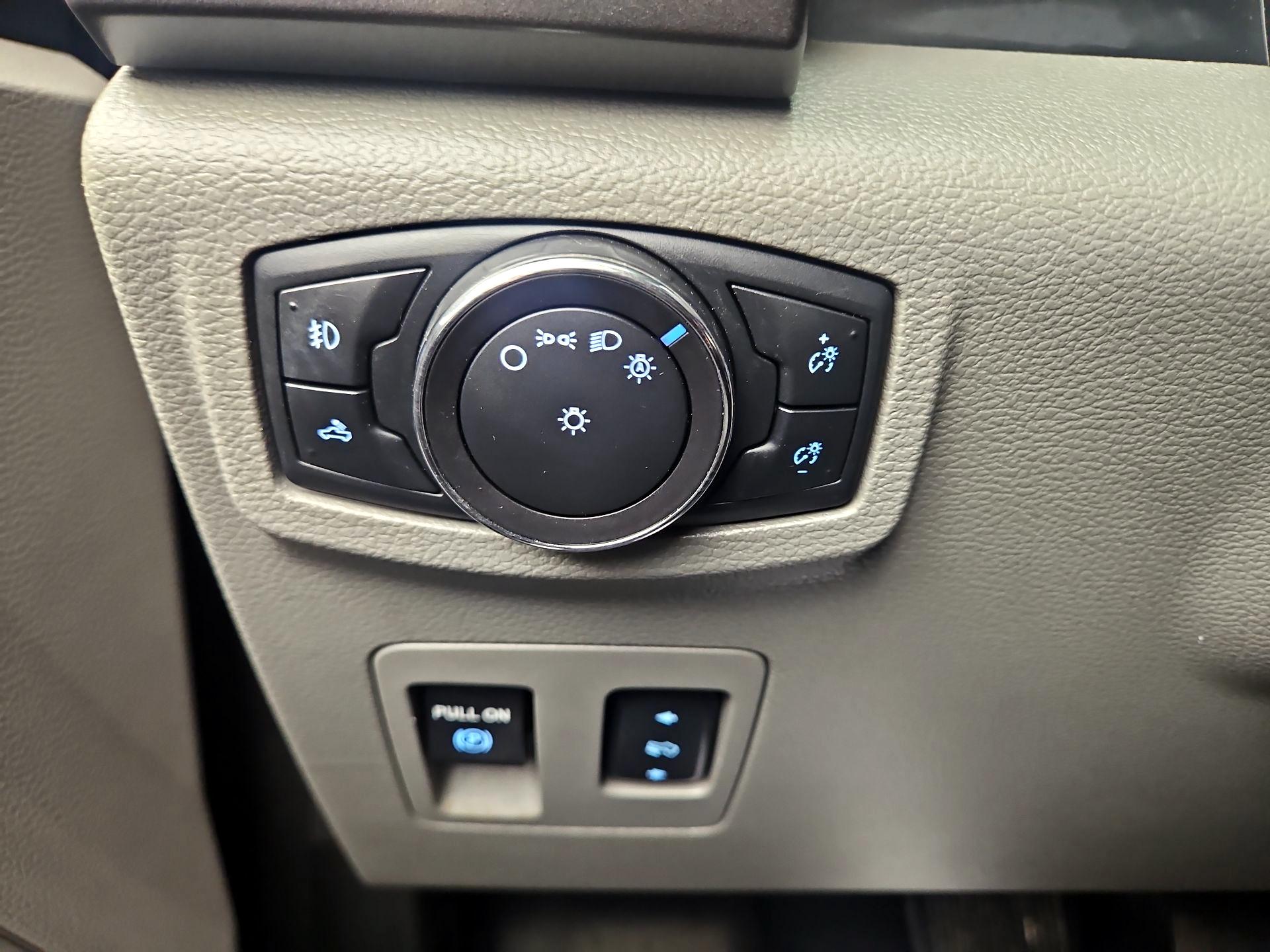 Thumbnail: 2015 Ford F-150 - 13