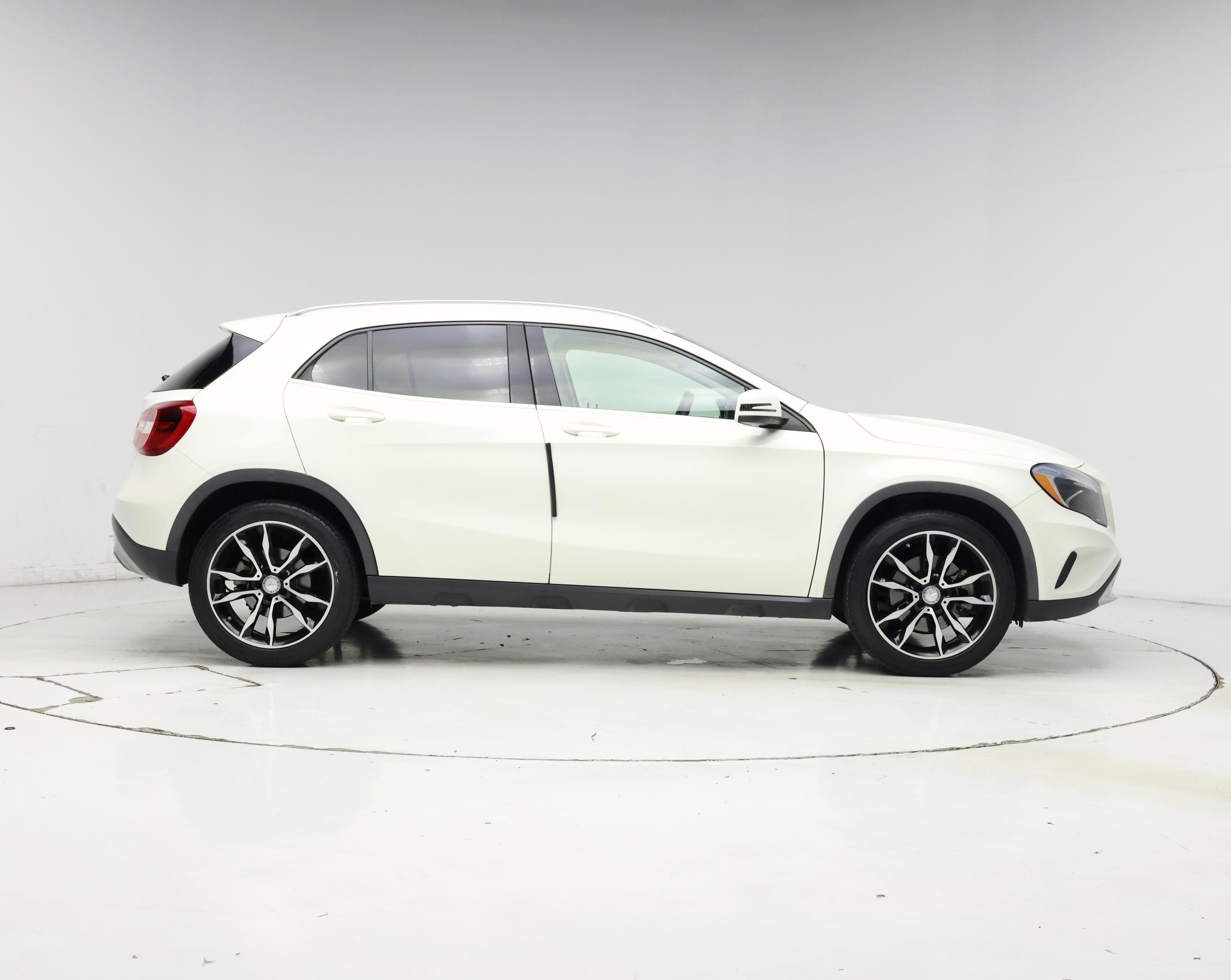 Thumbnail: 2015 Mercedes-Benz GLA - 7