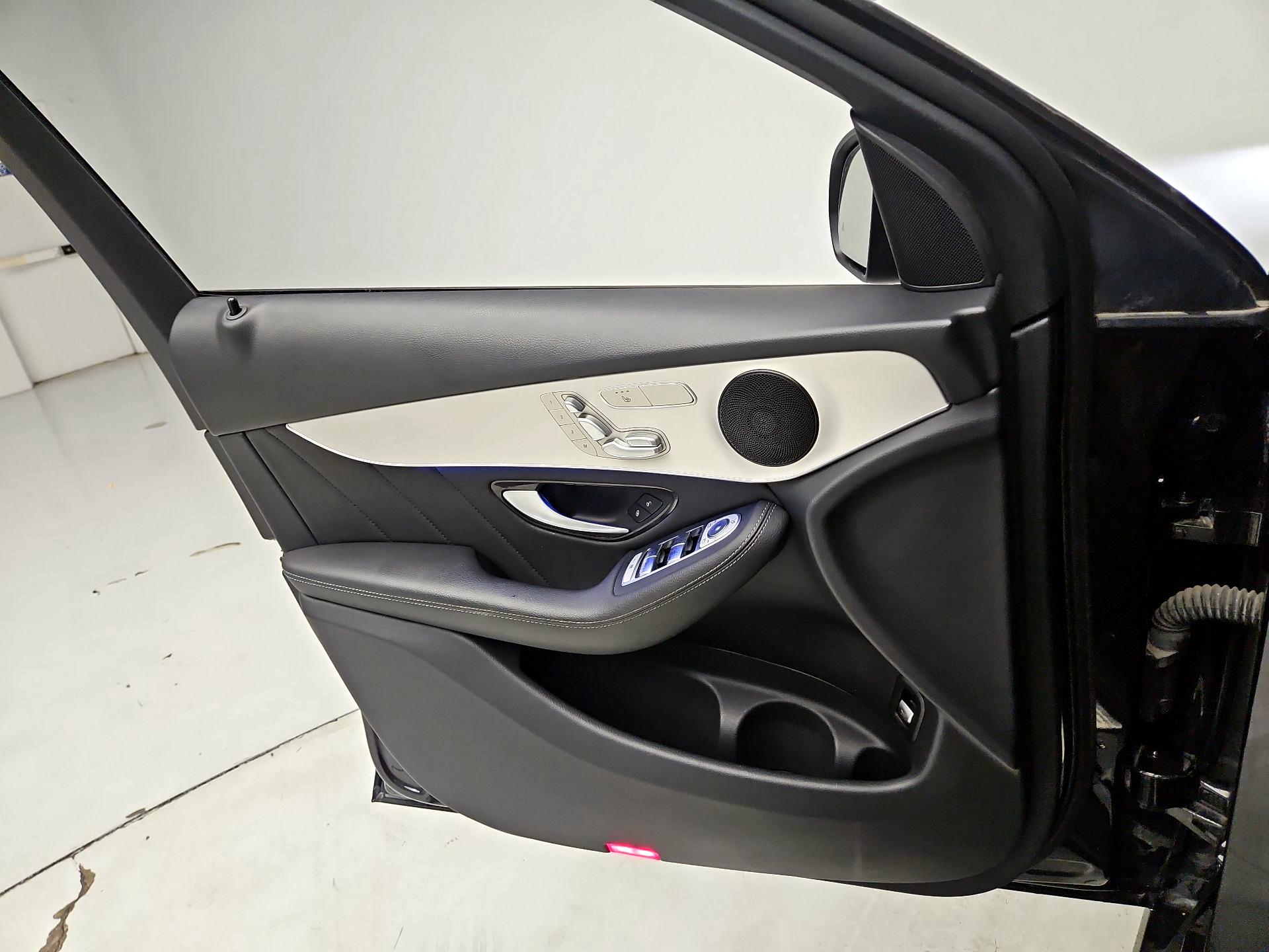 Thumbnail: 2022 Mercedes-Benz GLC - 12