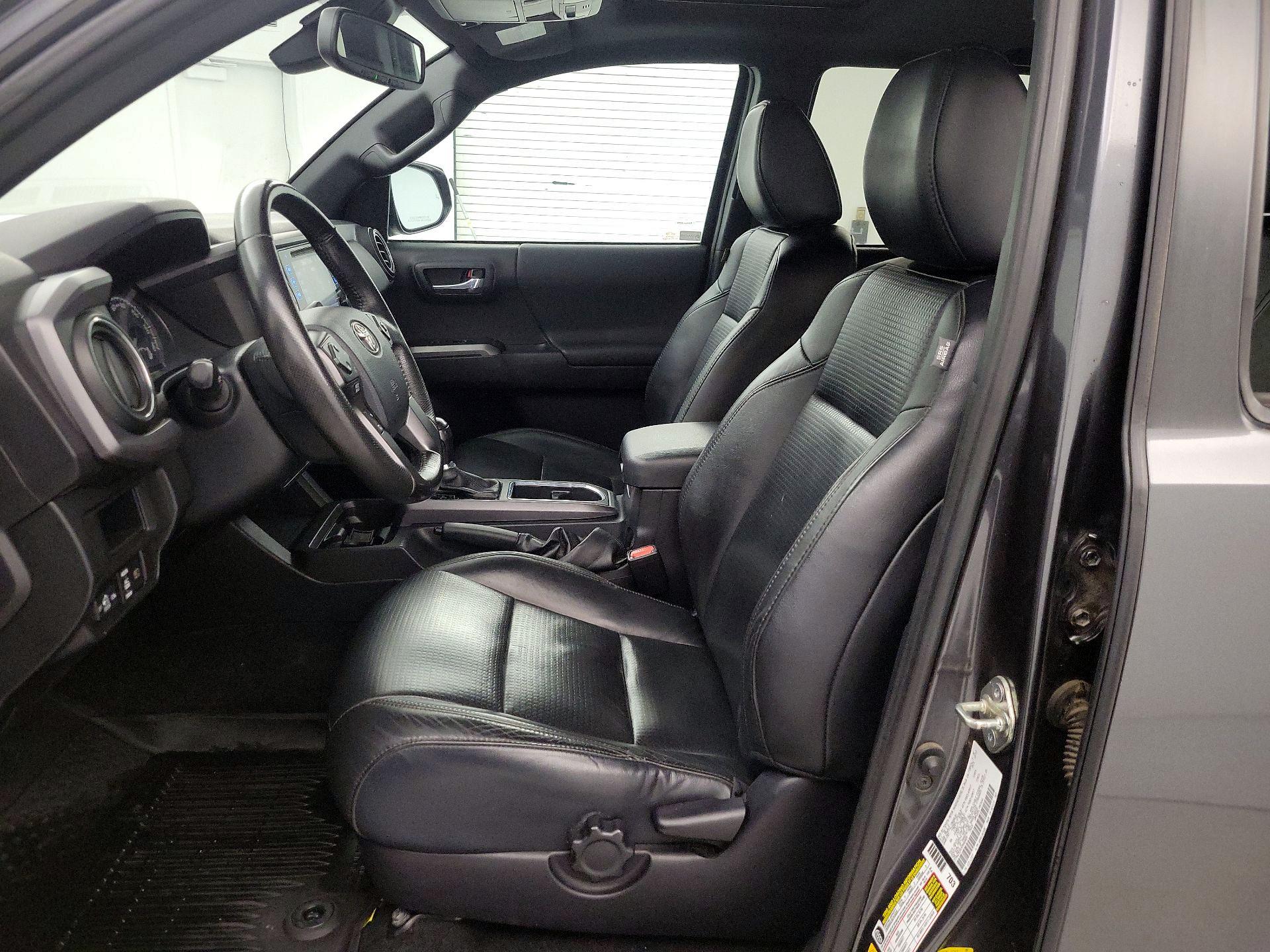 Thumbnail: 2019 Toyota Tacoma - 11