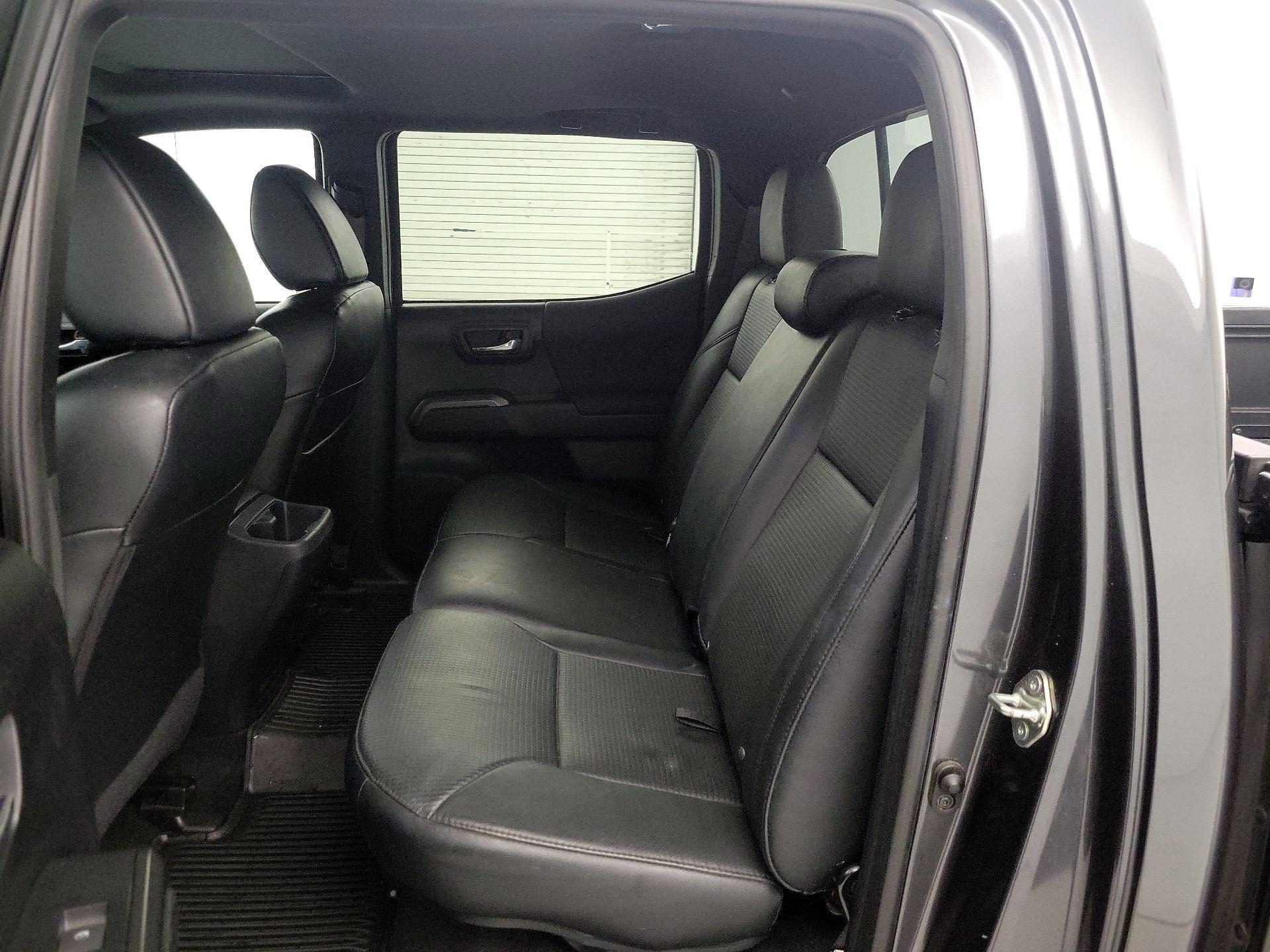 Thumbnail: 2019 Toyota Tacoma - 19