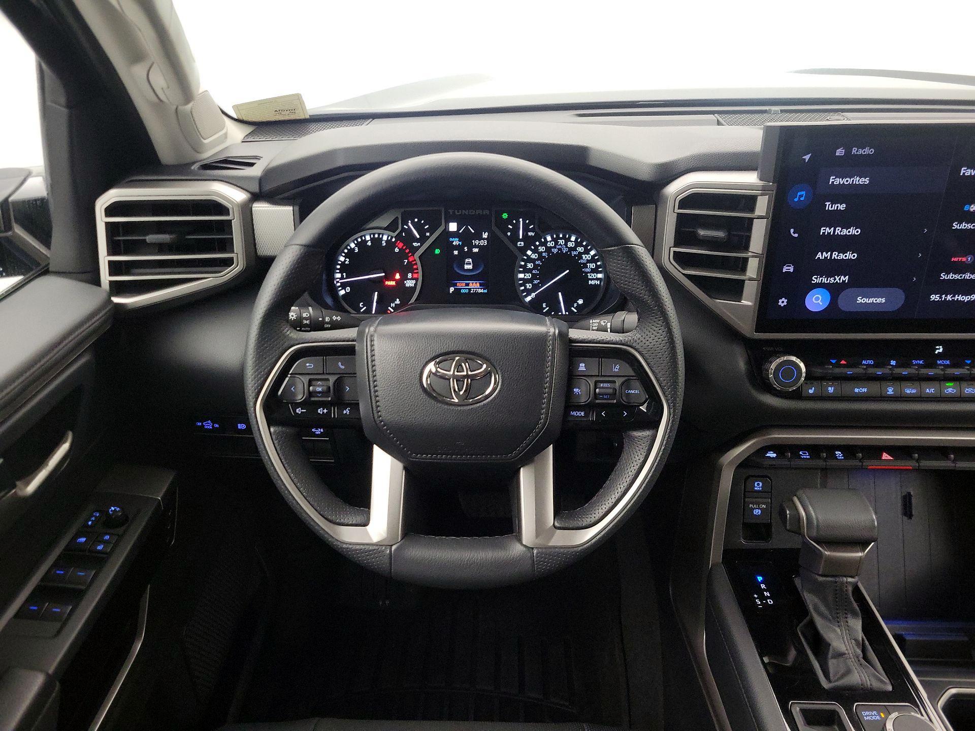 Thumbnail: 2022 Toyota Tundra - 10