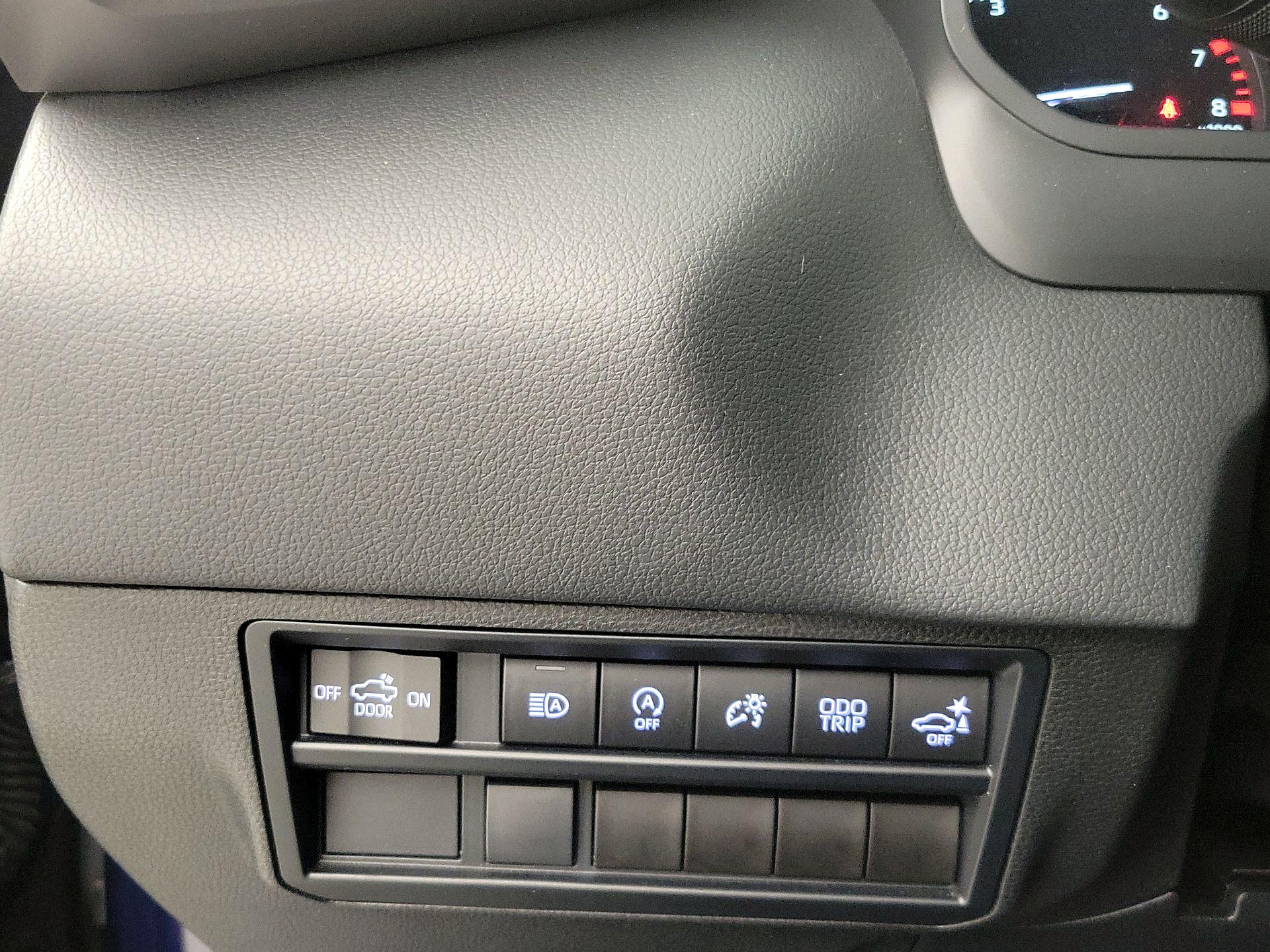 Thumbnail: 2022 Toyota Tundra - 13