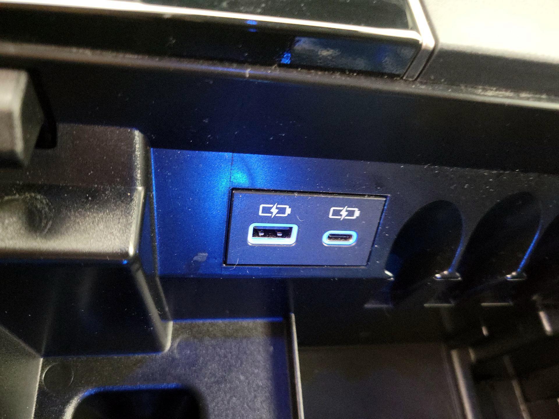 Thumbnail: 2022 Toyota Tundra - 18