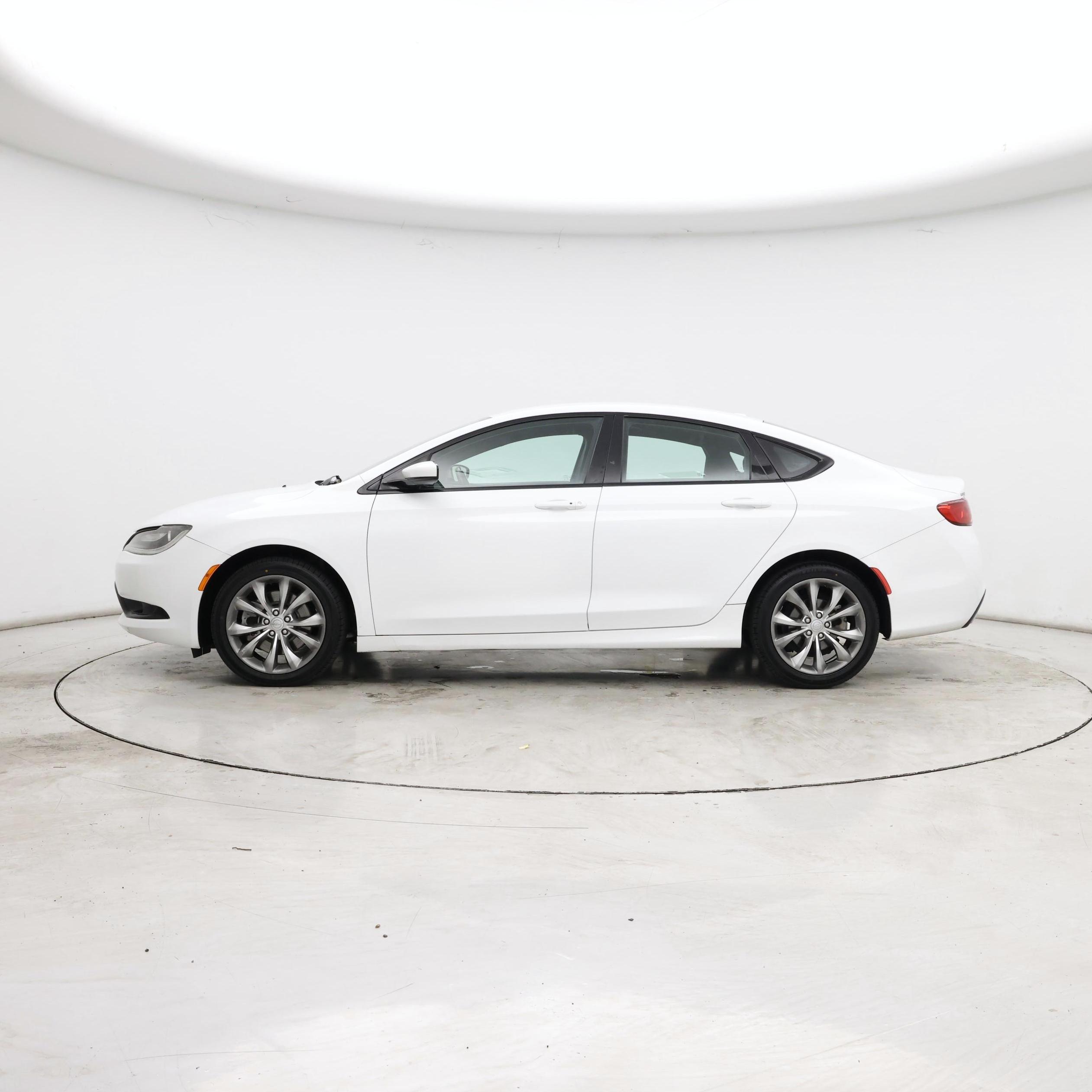 Thumbnail: 2015 Chrysler 200 - 3