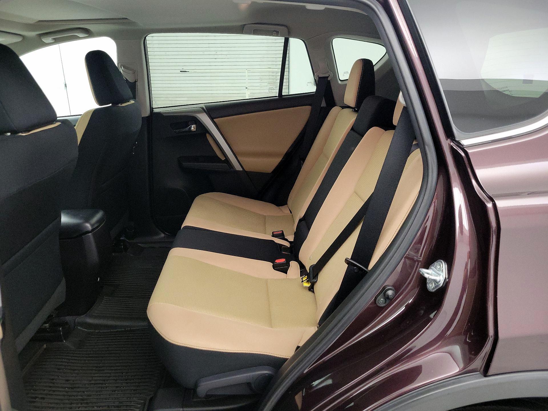 Thumbnail: 2016 Toyota RAV4 - 19