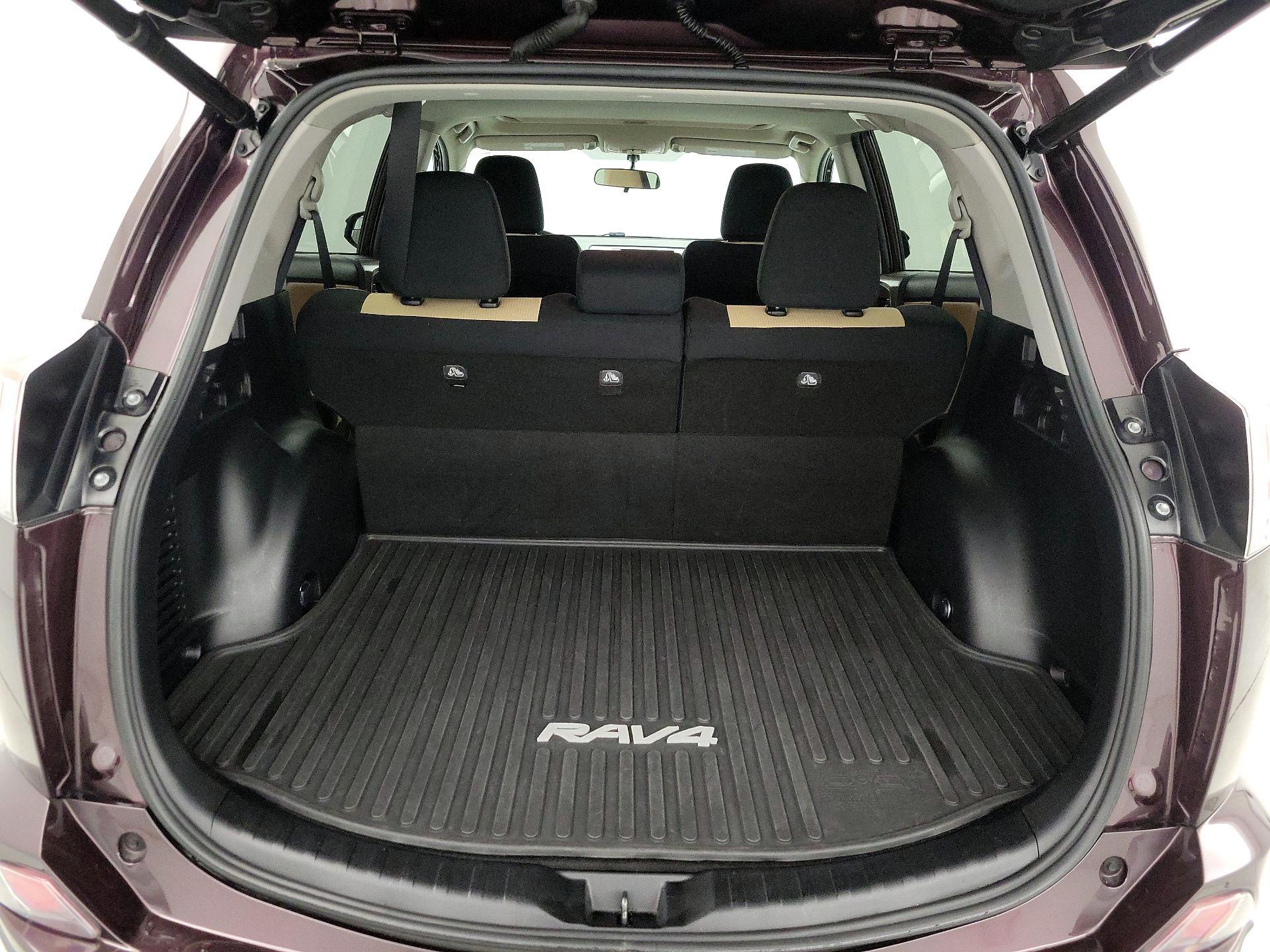 Thumbnail: 2016 Toyota RAV4 - 20