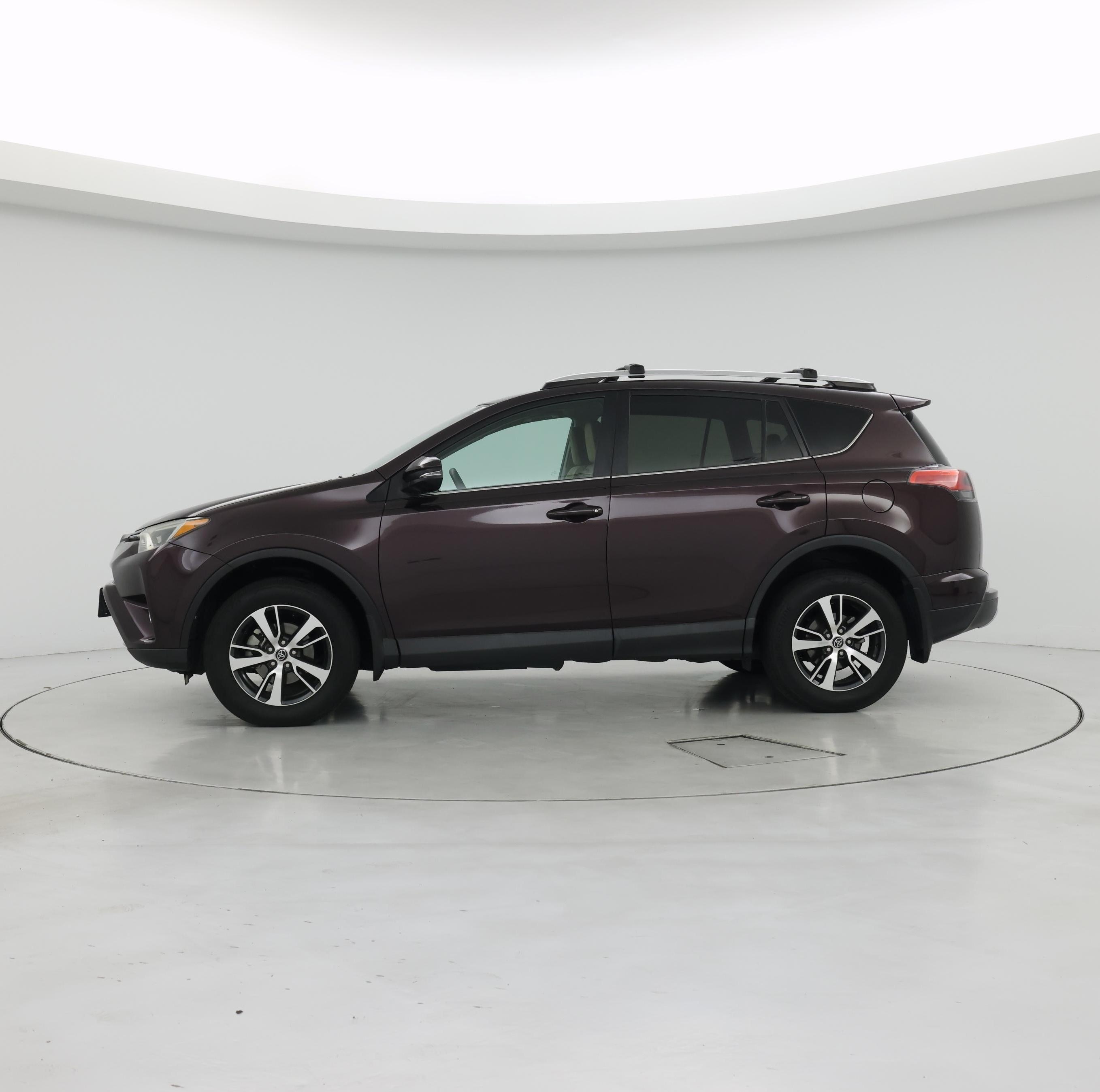 Thumbnail: 2016 Toyota RAV4 - 3