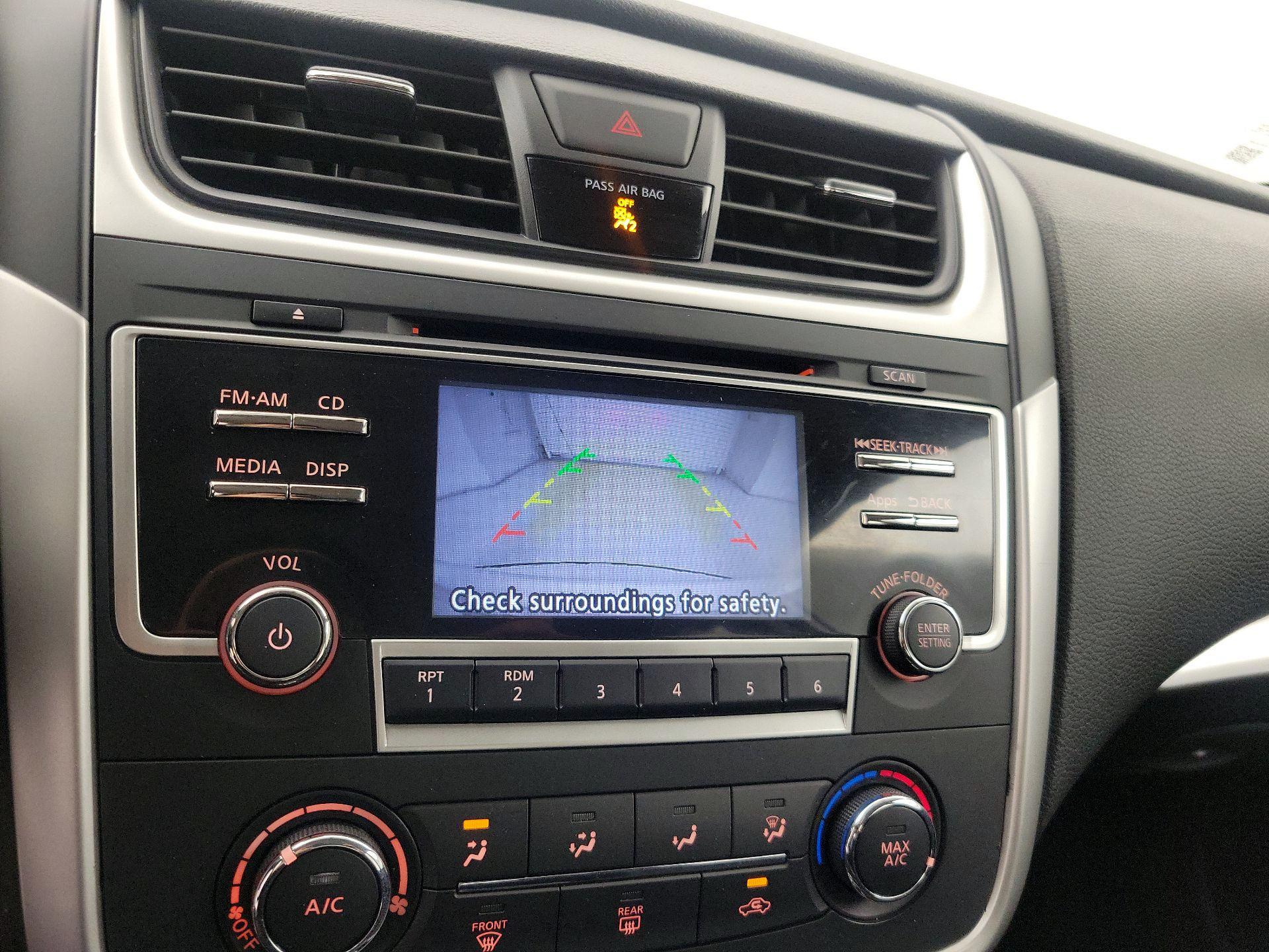 Thumbnail: 2016 Nissan Altima - 14