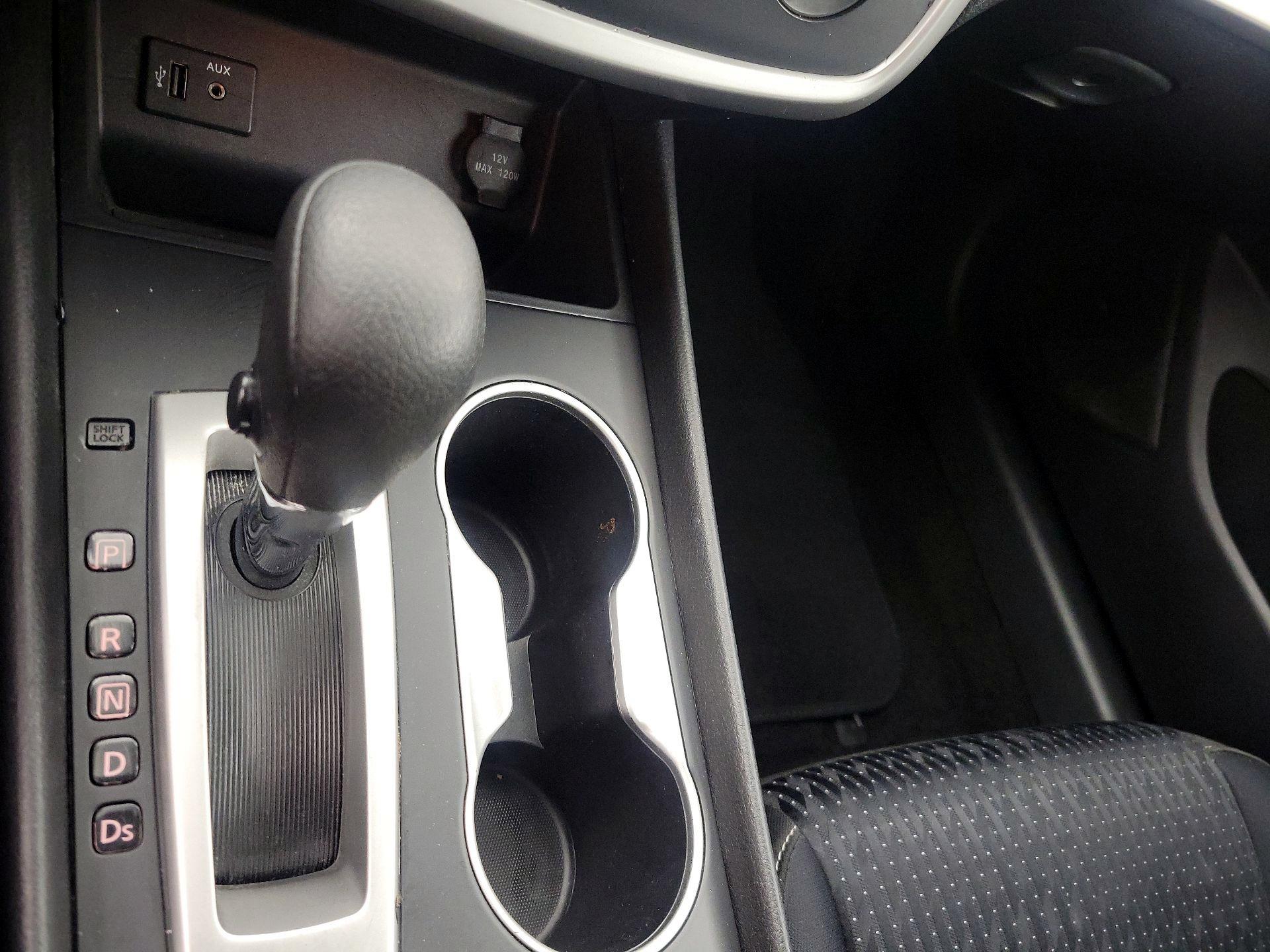 Thumbnail: 2016 Nissan Altima - 17