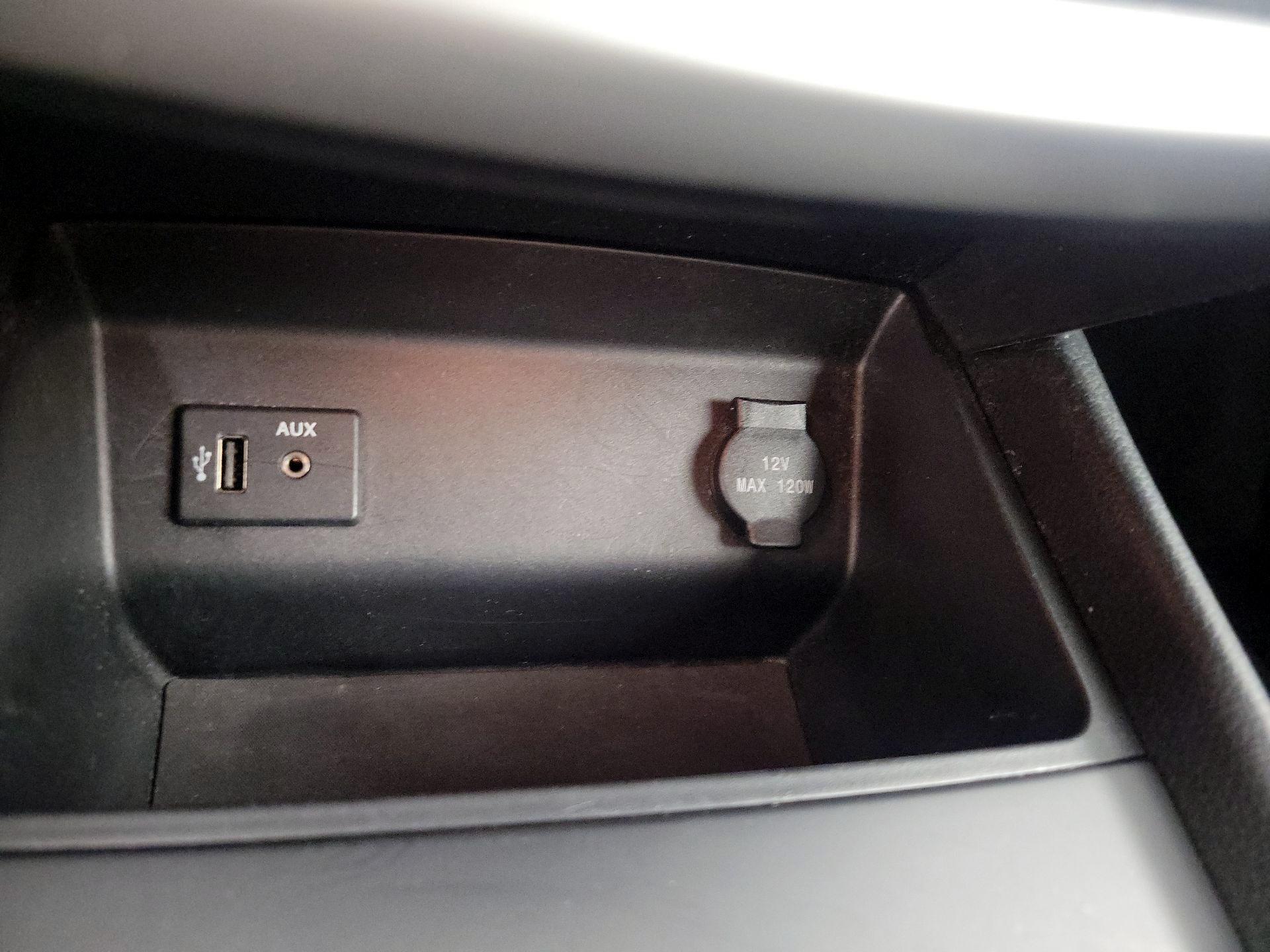 Thumbnail: 2016 Nissan Altima - 18