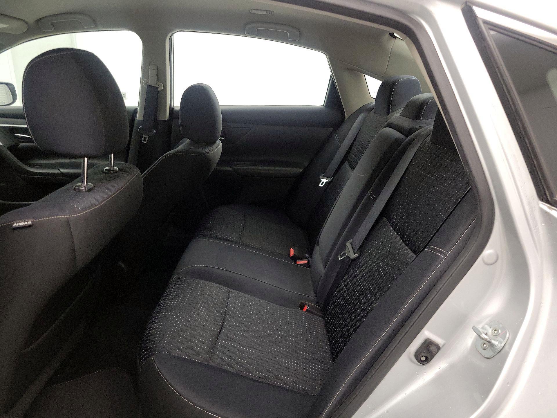 Thumbnail: 2016 Nissan Altima - 19