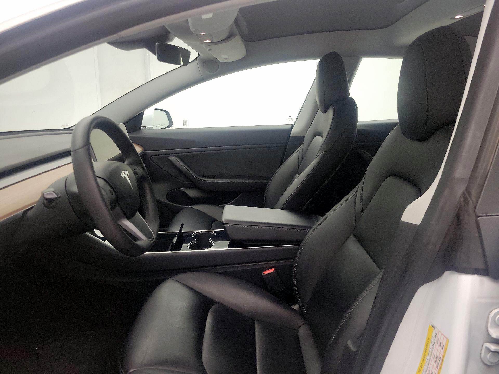 Thumbnail: 2020 Tesla Model 3 - 11