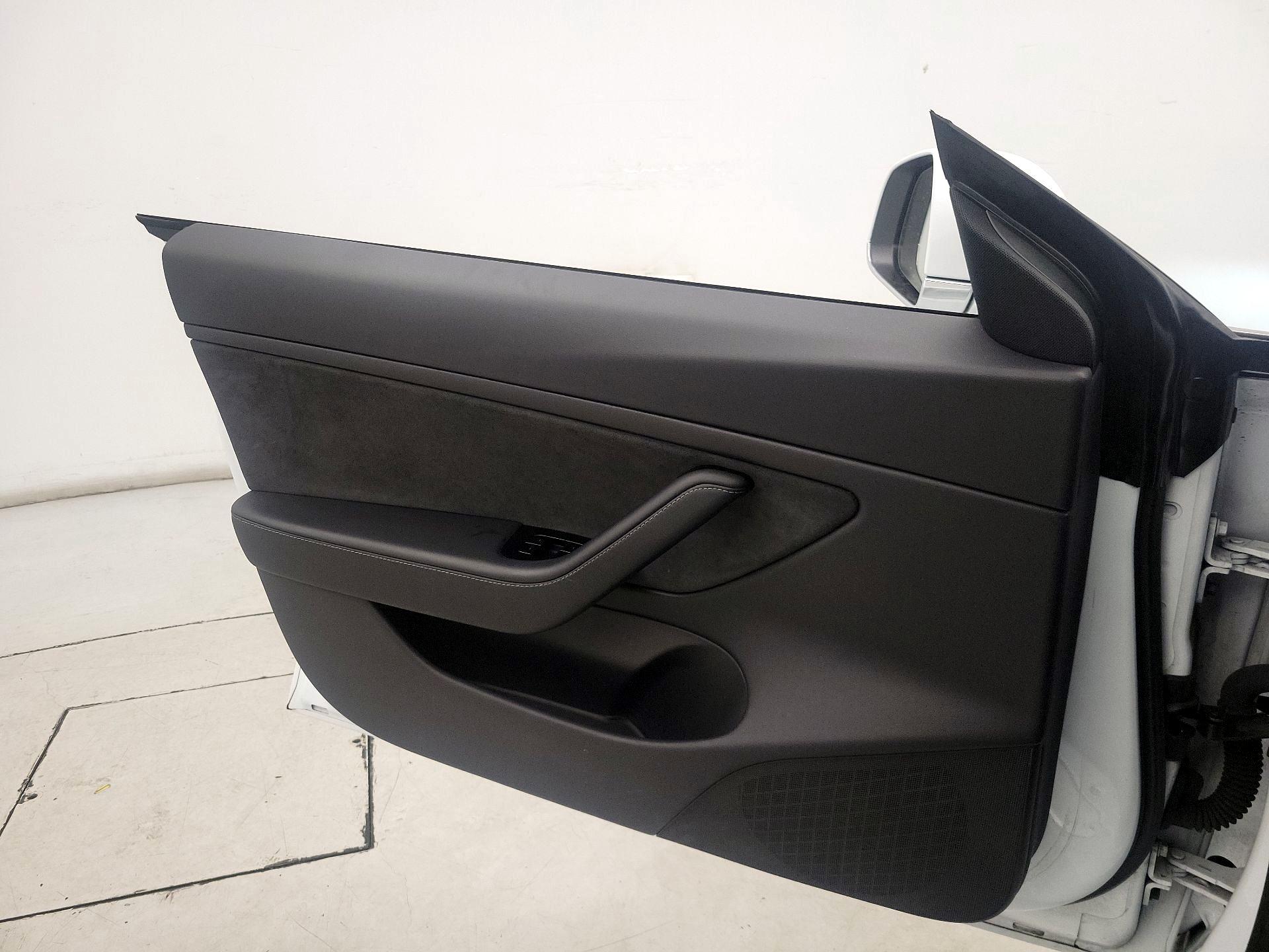 Thumbnail: 2020 Tesla Model 3 - 12