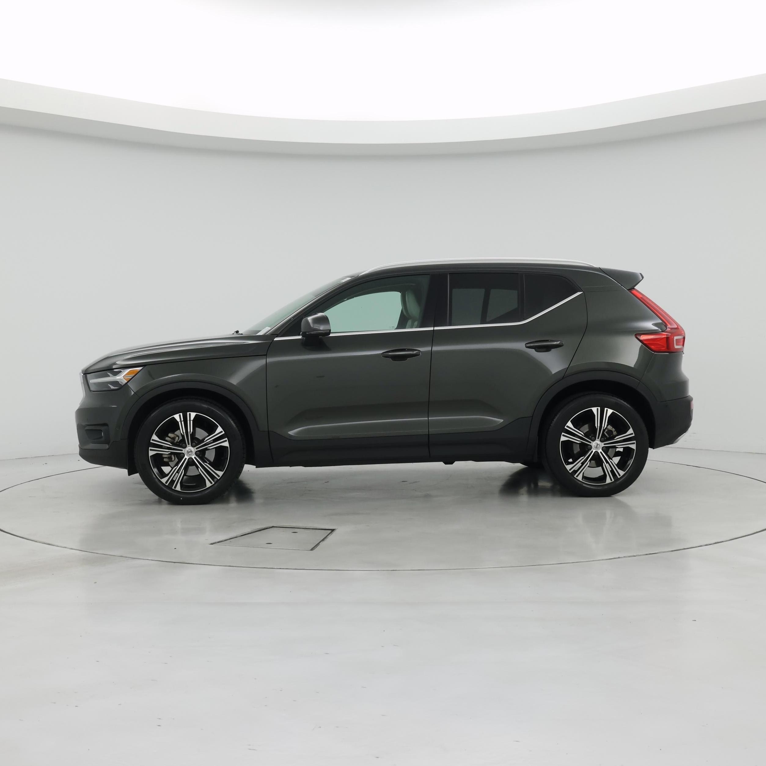 Thumbnail: 2019 Volvo XC40 - 3