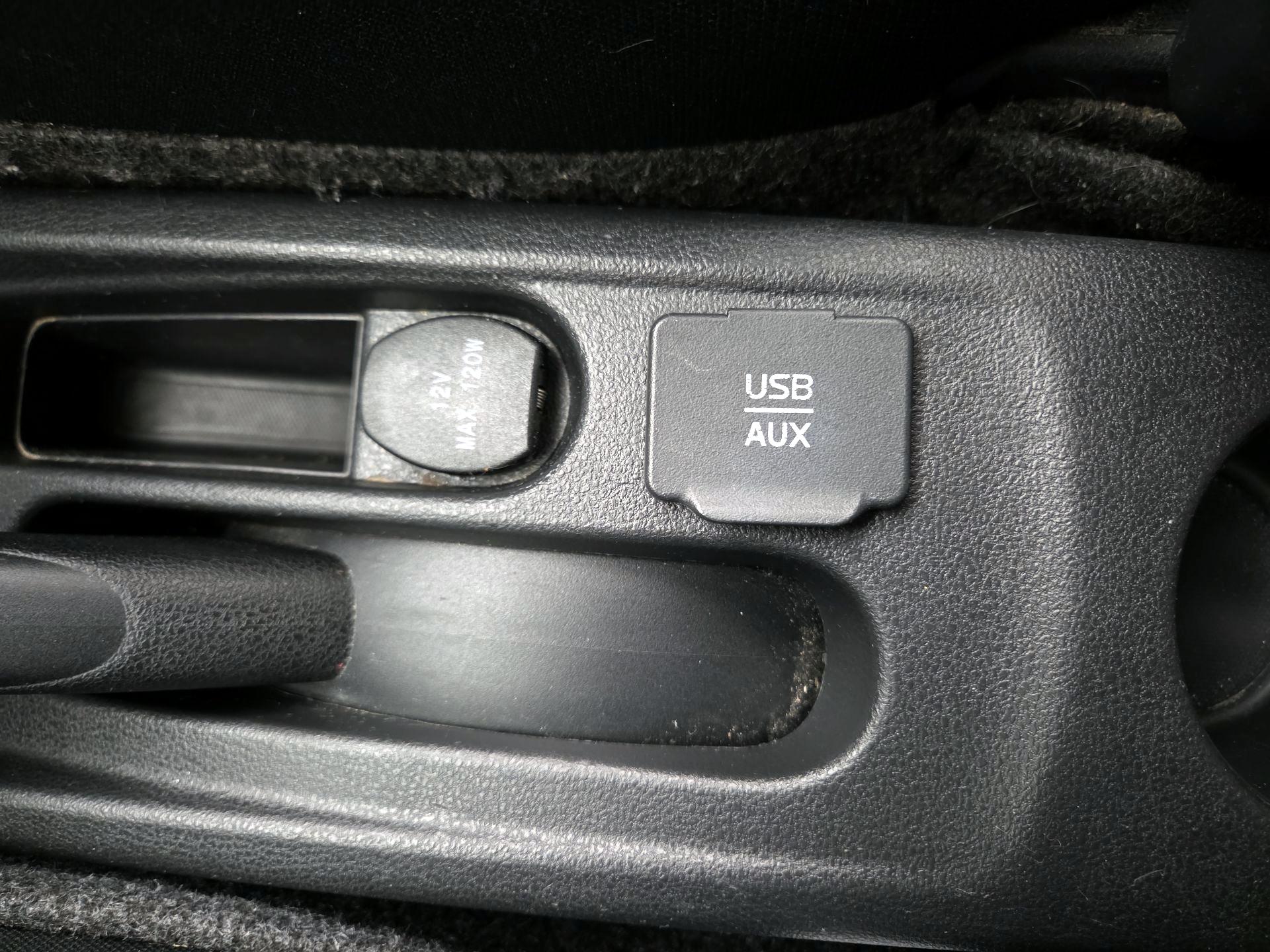 Thumbnail: 2016 Nissan Versa Note - 18