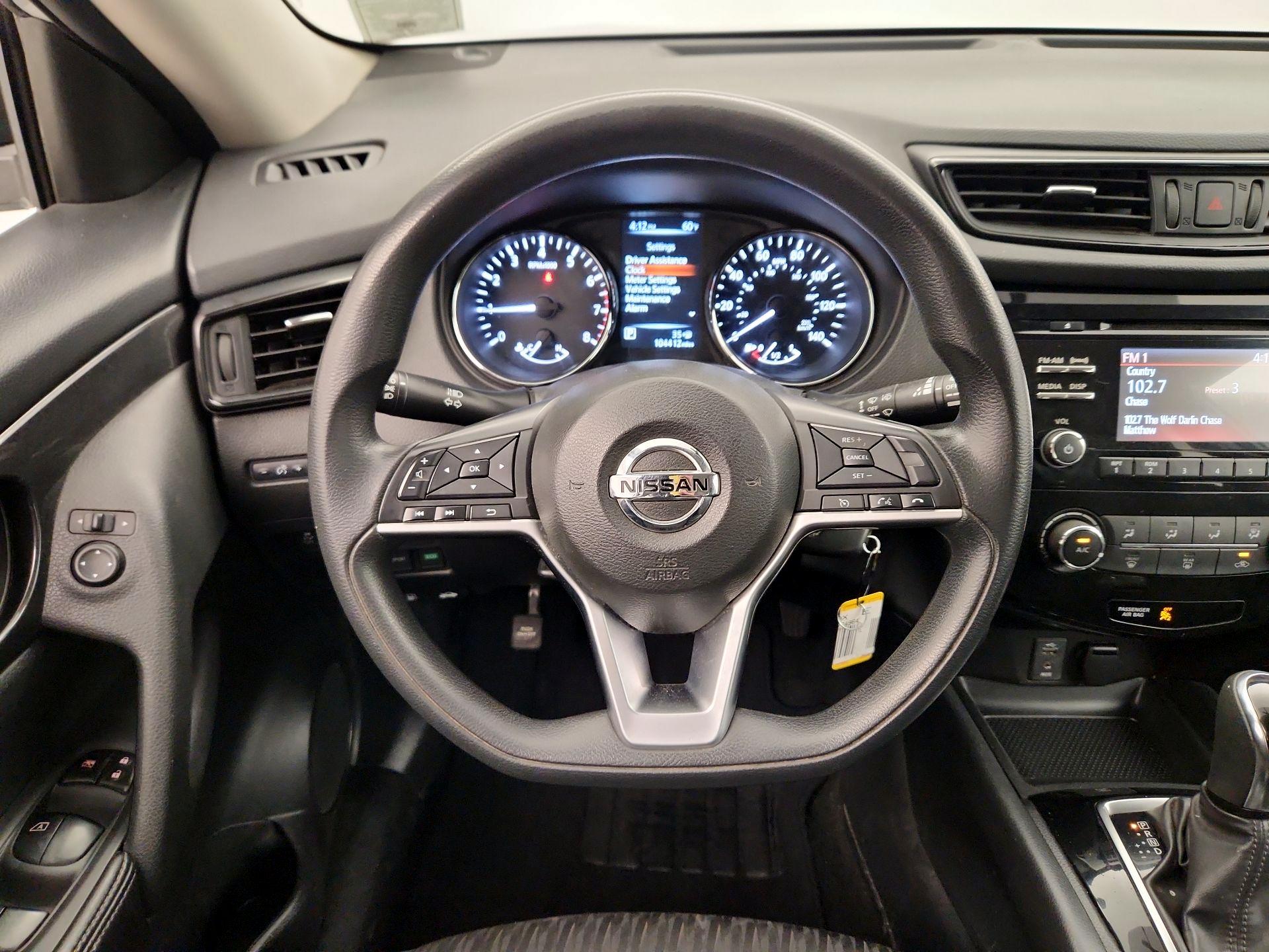 Thumbnail: 2017 Nissan Rogue - 10