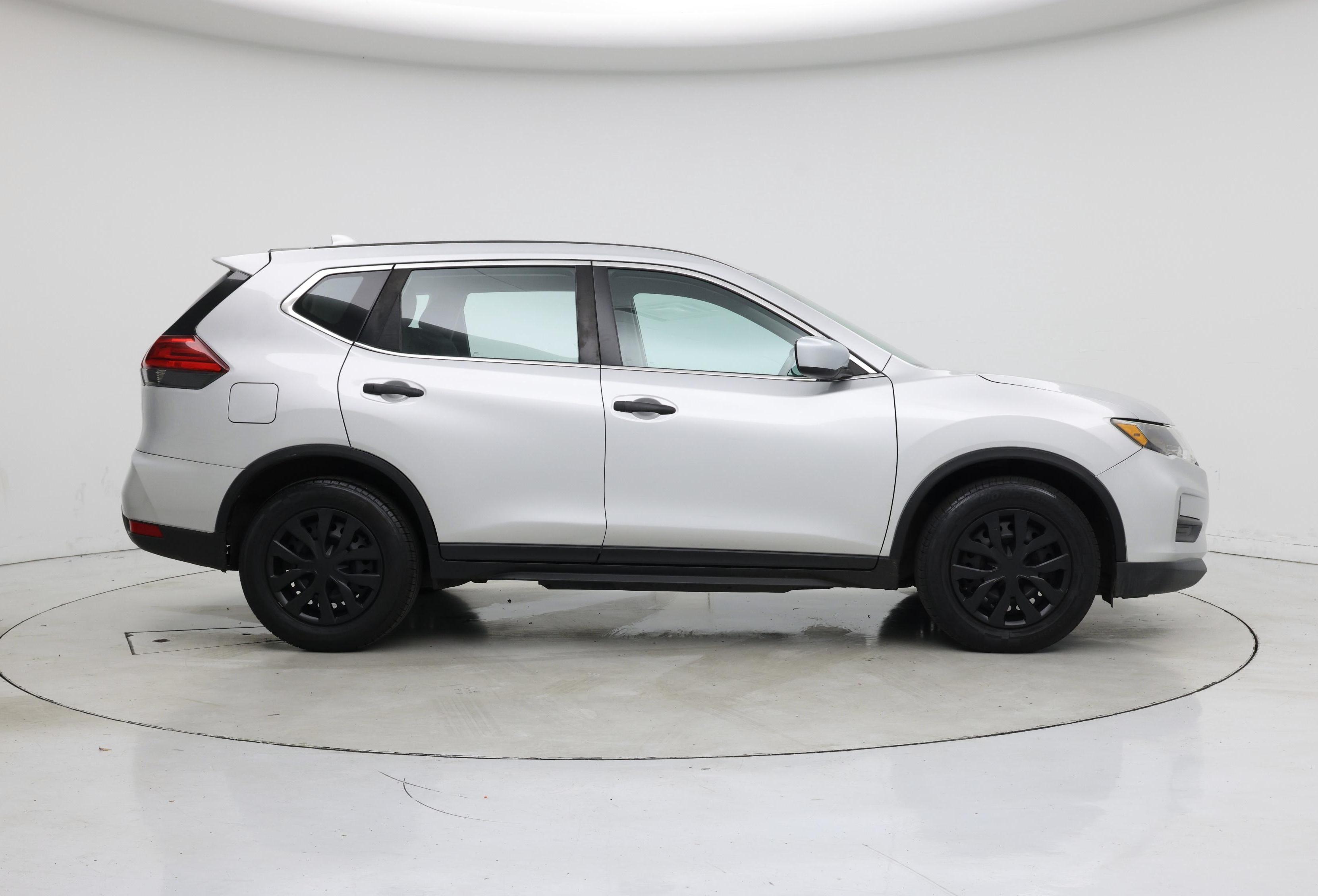 Thumbnail: 2017 Nissan Rogue - 7