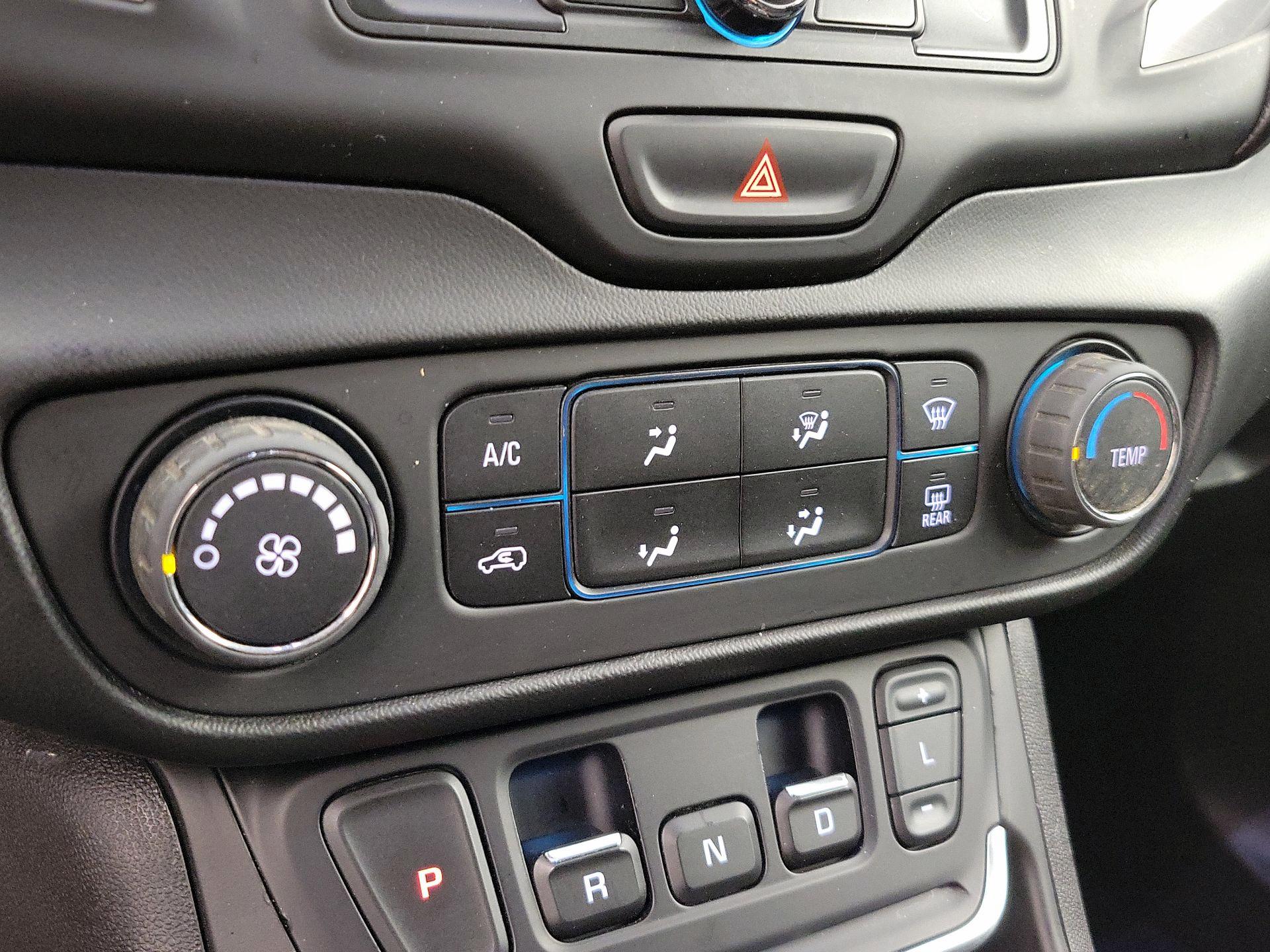 Thumbnail: 2018 GMC Terrain - 16