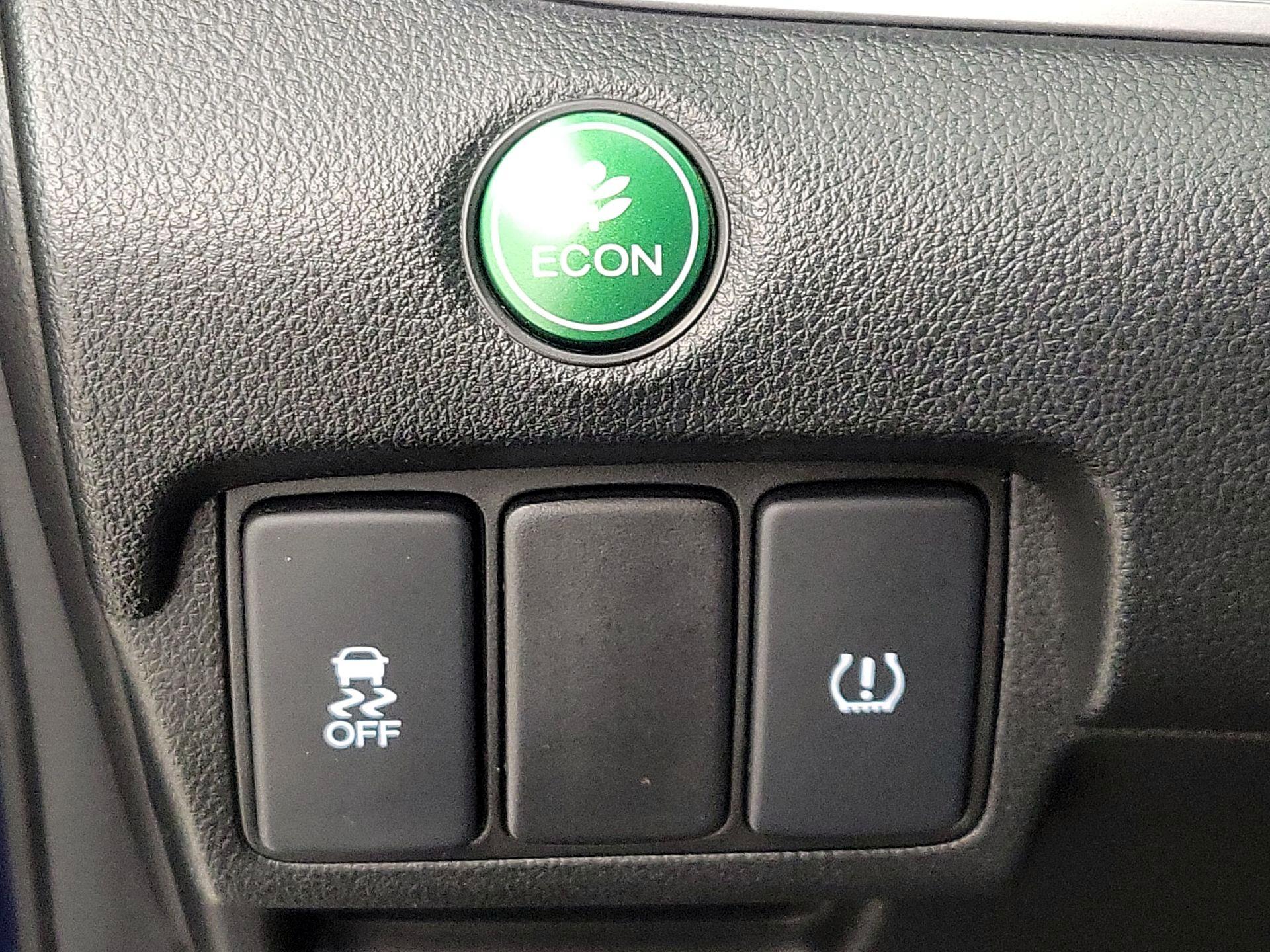 Thumbnail: 2015 Honda CR-V - 13