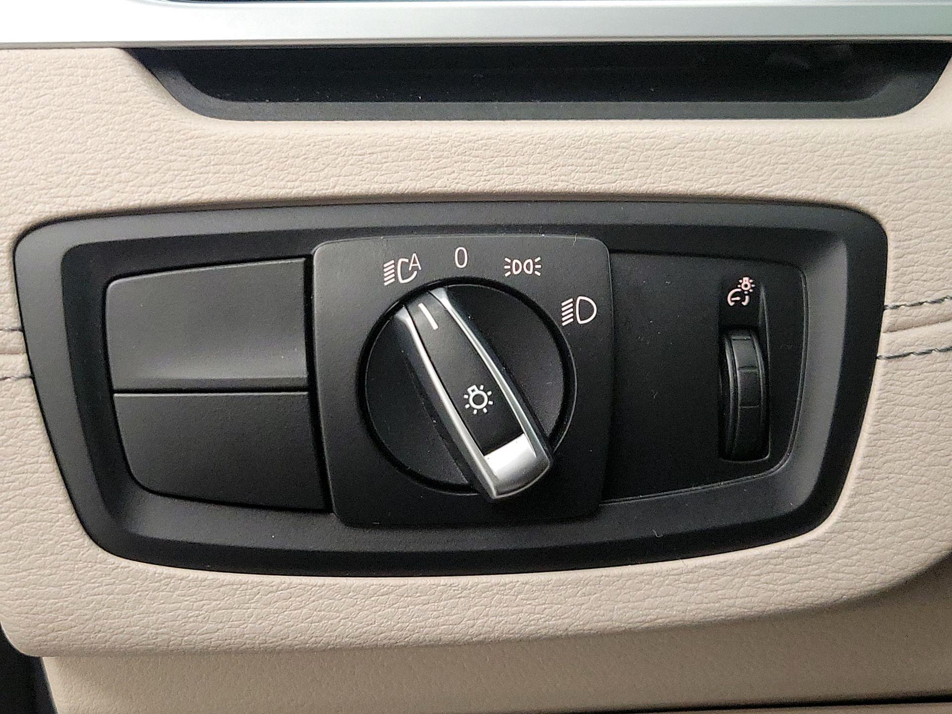 Thumbnail: 2021 BMW X1 - 13