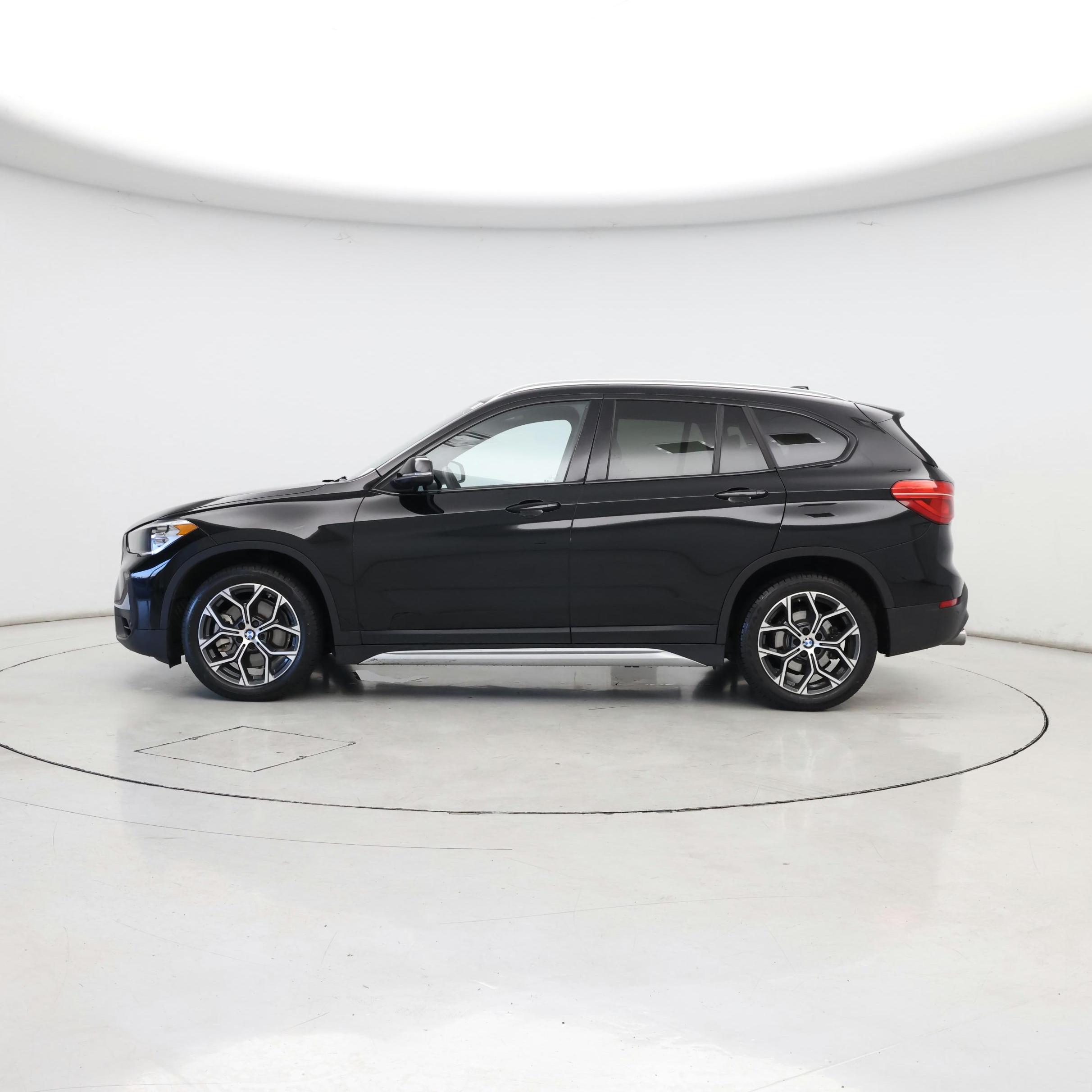 Thumbnail: 2021 BMW X1 - 3