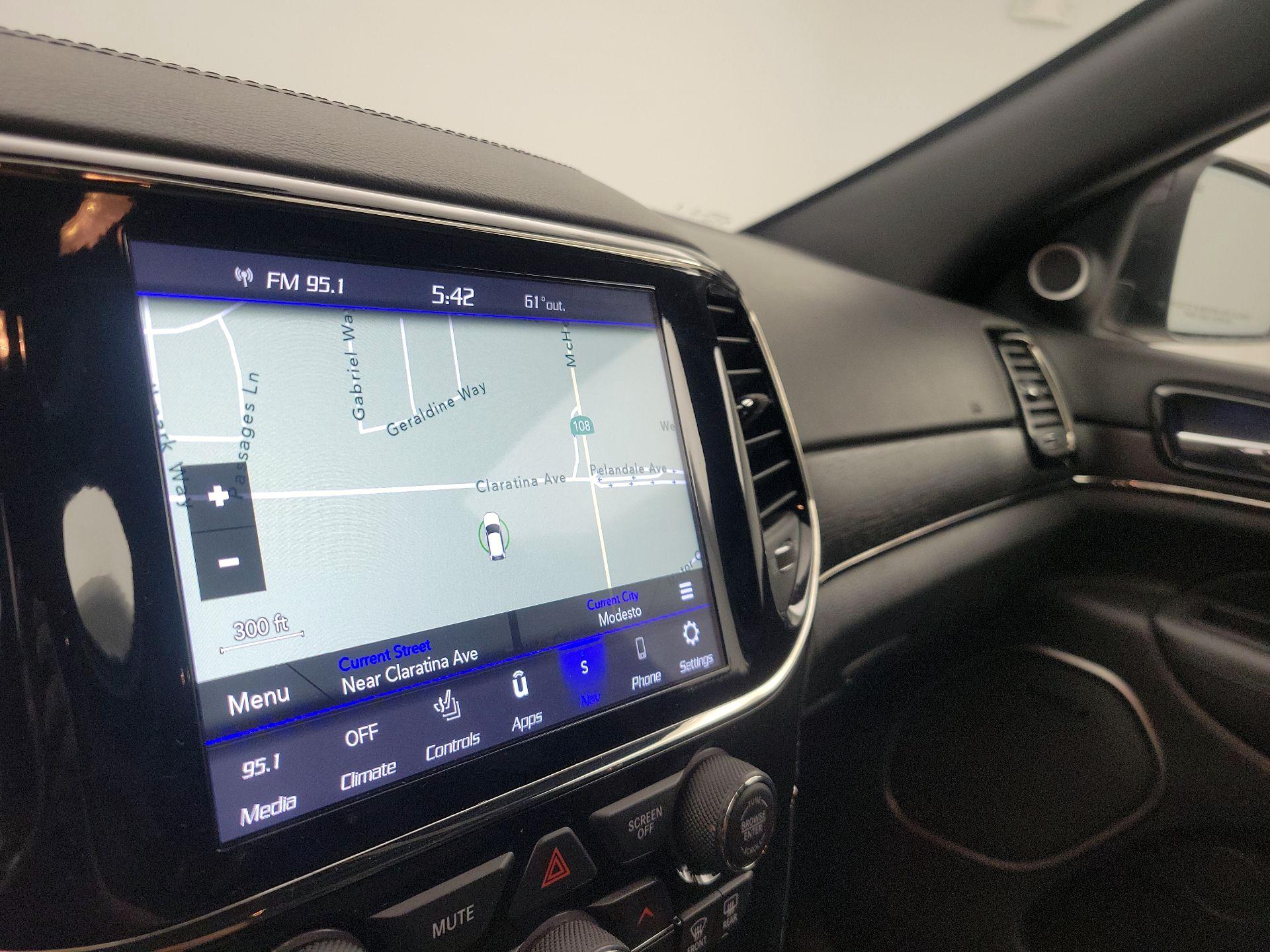 Thumbnail: 2021 Jeep Grand Cherokee - 14