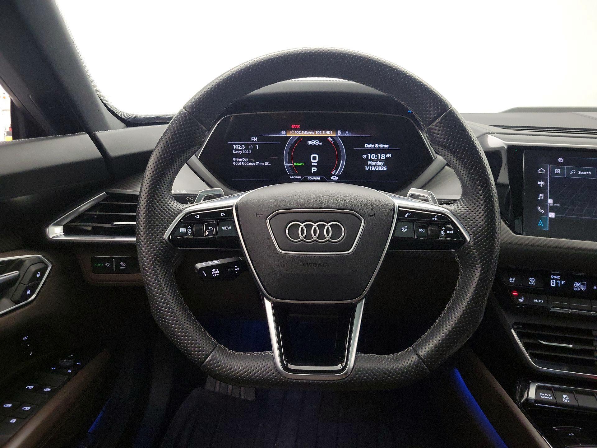 Thumbnail: 2022 Audi e-tron GT - 10