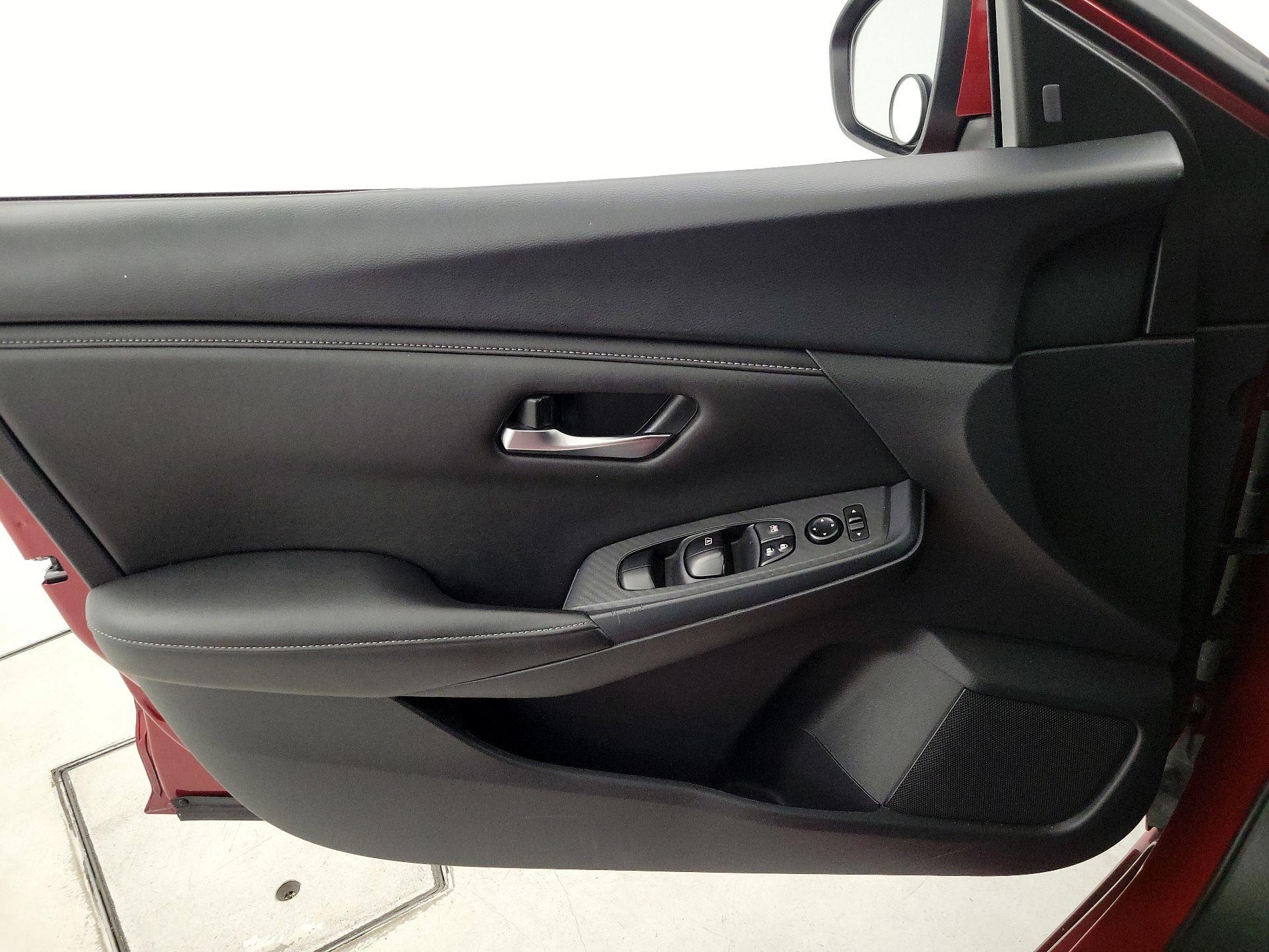 Thumbnail: 2023 Nissan Sentra - 12