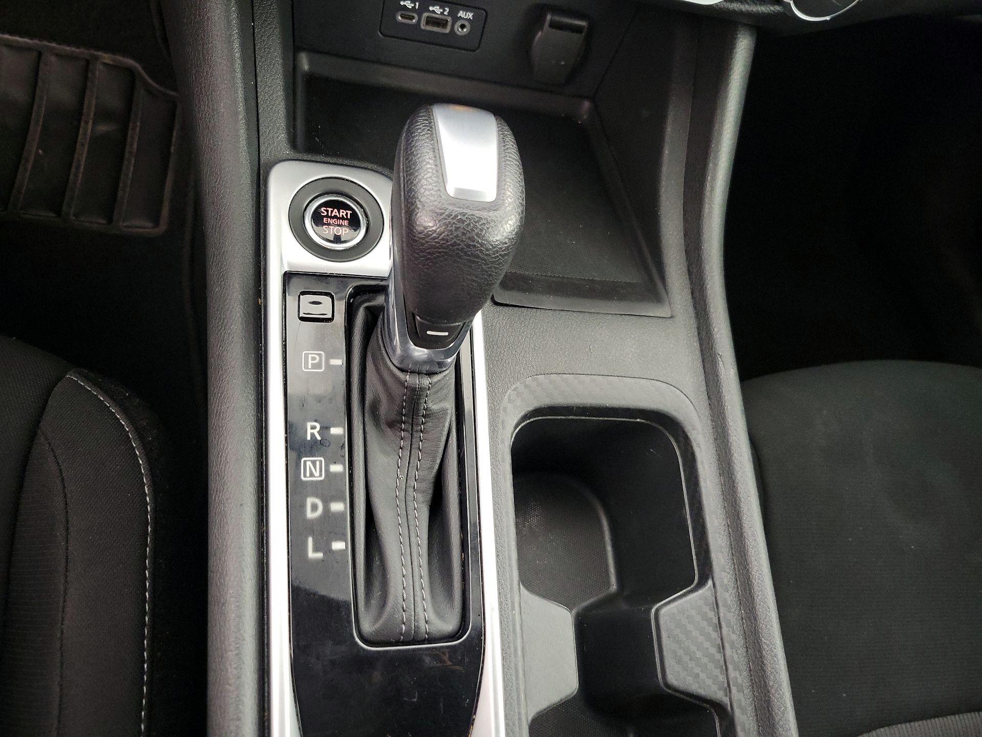 Thumbnail: 2023 Nissan Sentra - 17