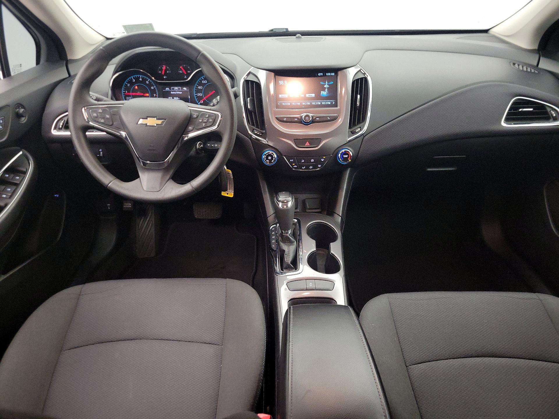 Thumbnail: 2018 Chevrolet Cruze - 9