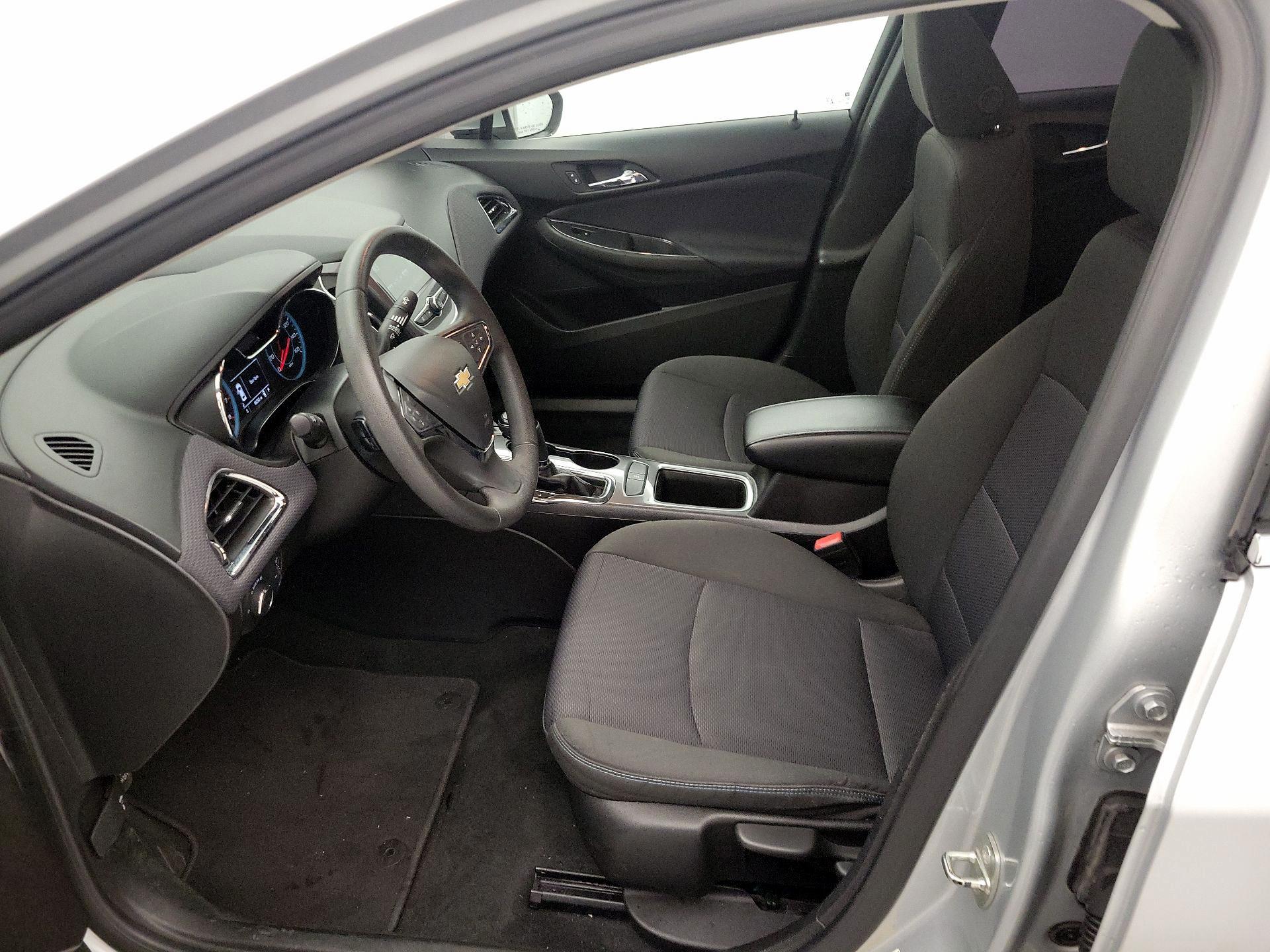 Thumbnail: 2018 Chevrolet Cruze - 11