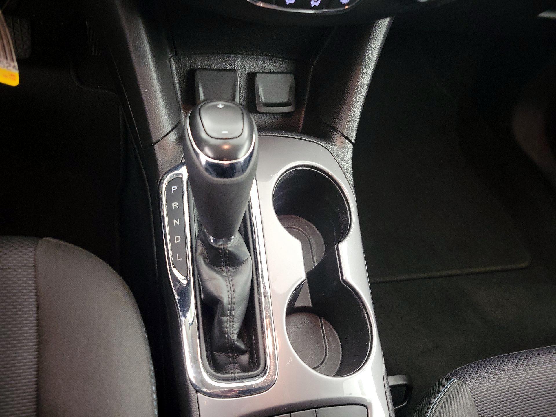 Thumbnail: 2018 Chevrolet Cruze - 17