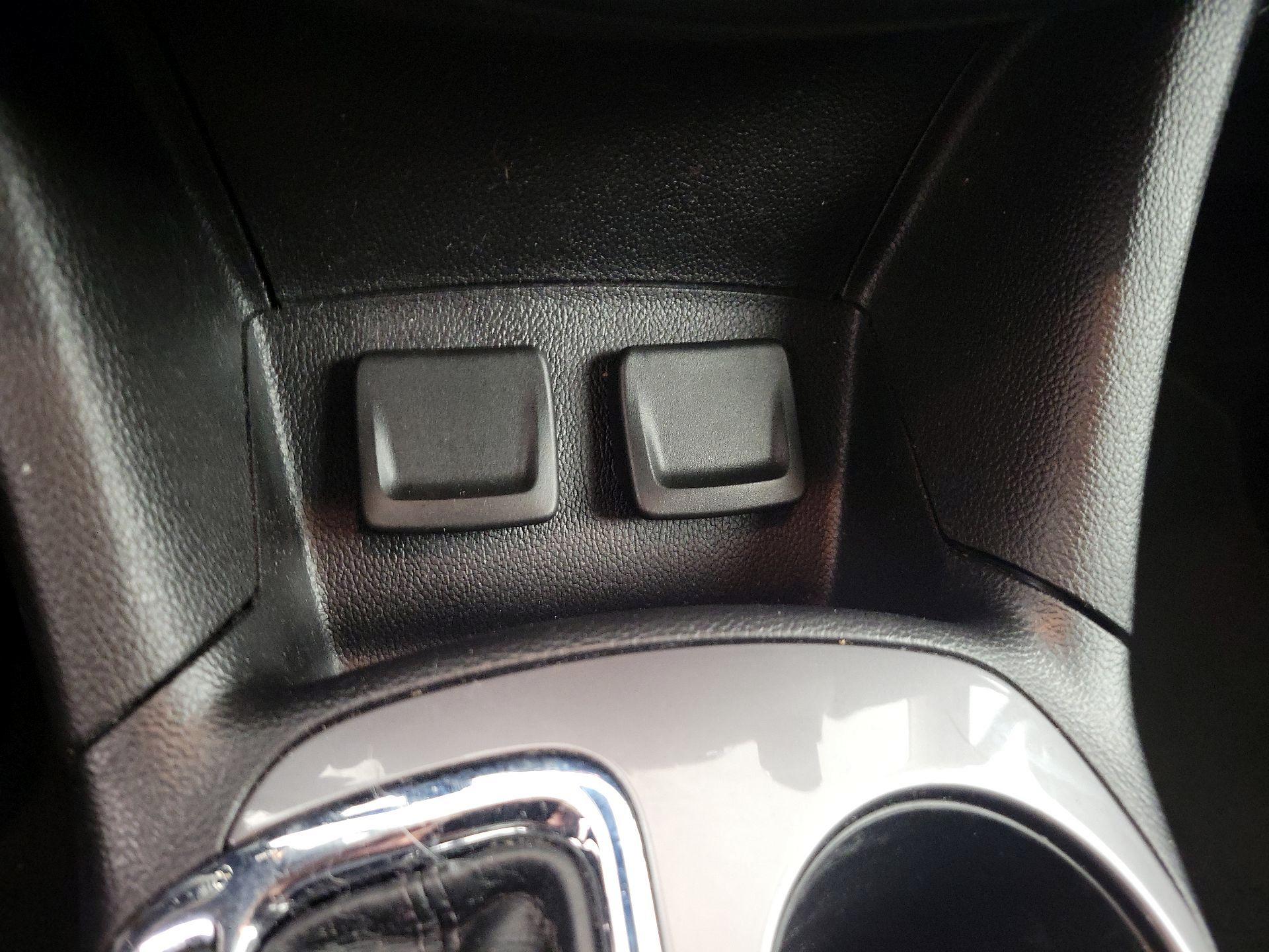 Thumbnail: 2018 Chevrolet Cruze - 18