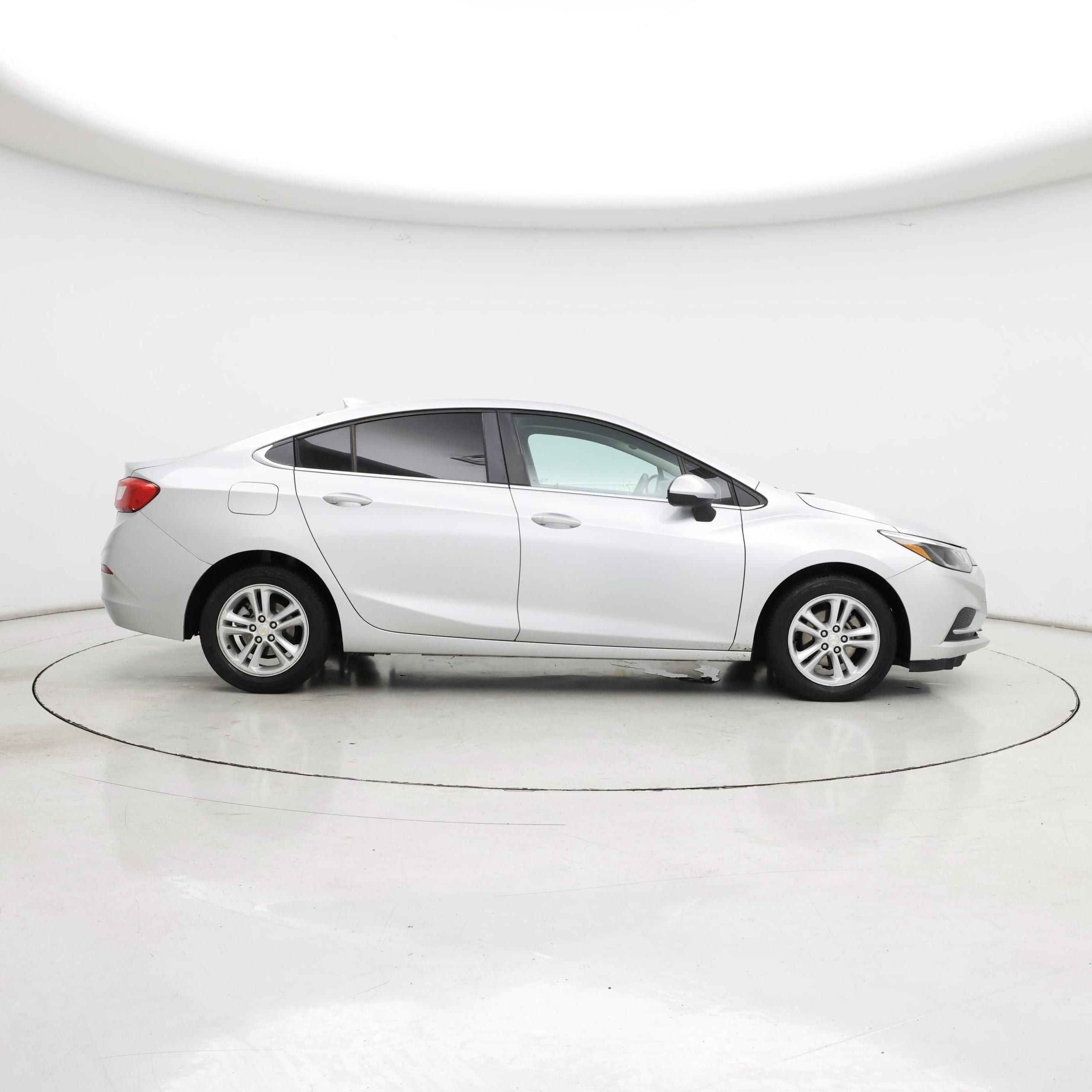 Thumbnail: 2018 Chevrolet Cruze - 7