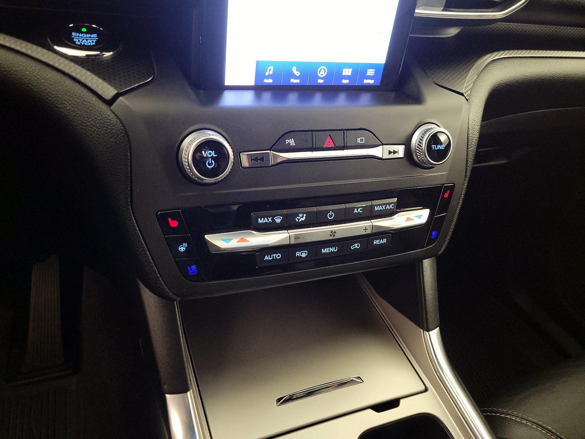 Thumbnail: 2020 Ford Explorer - 16