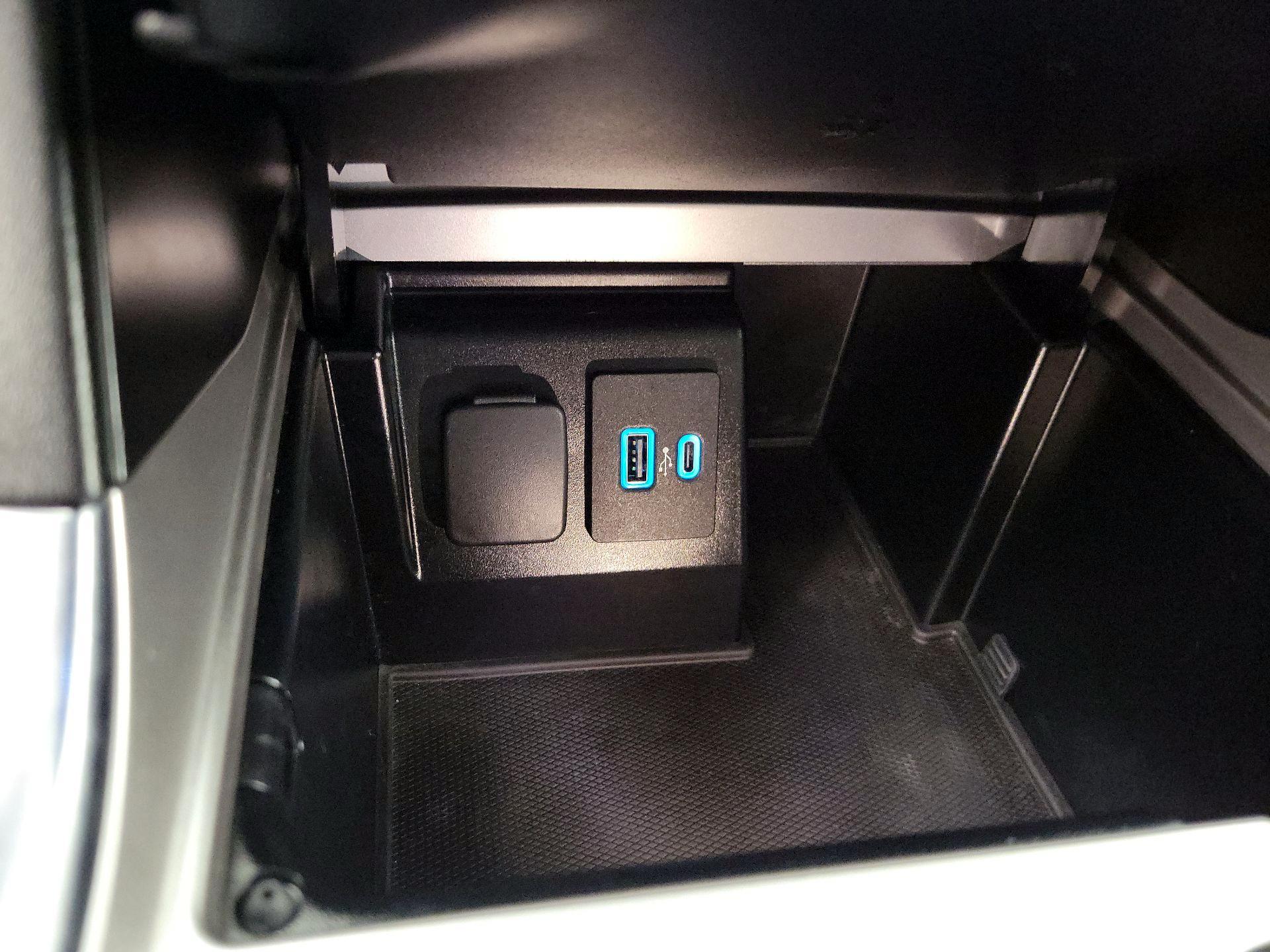 Thumbnail: 2020 Ford Explorer - 18