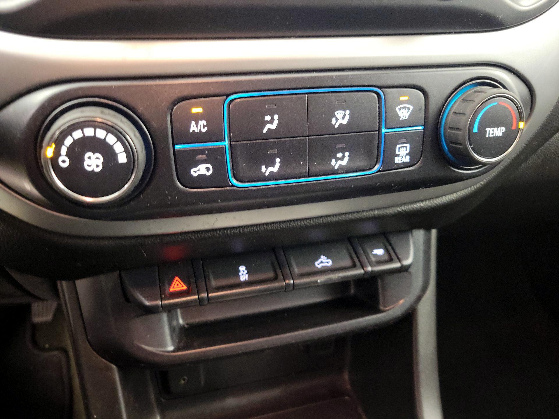 Thumbnail: 2016 Chevrolet Colorado - 16