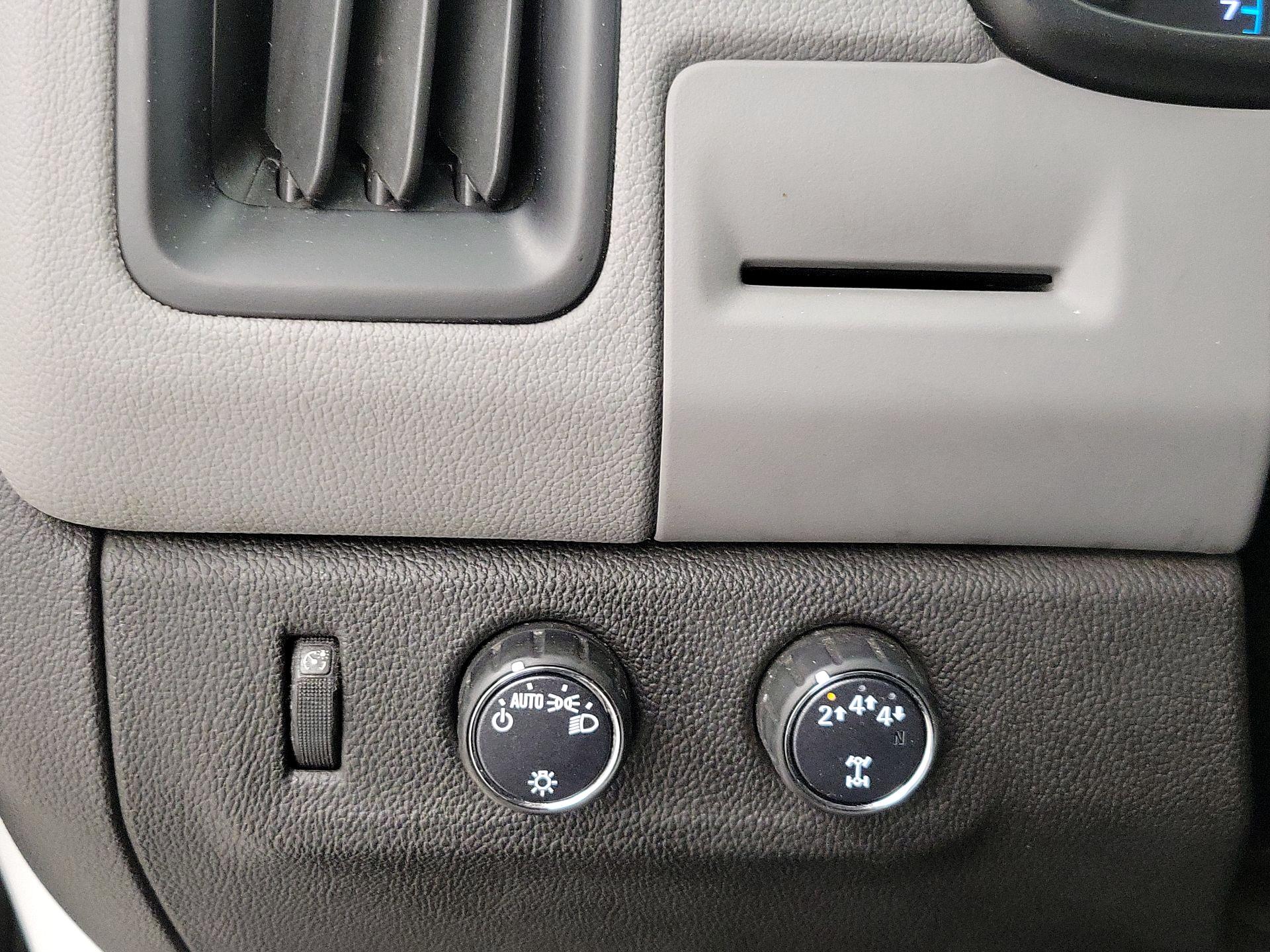 Thumbnail: 2021 Chevrolet Colorado - 13