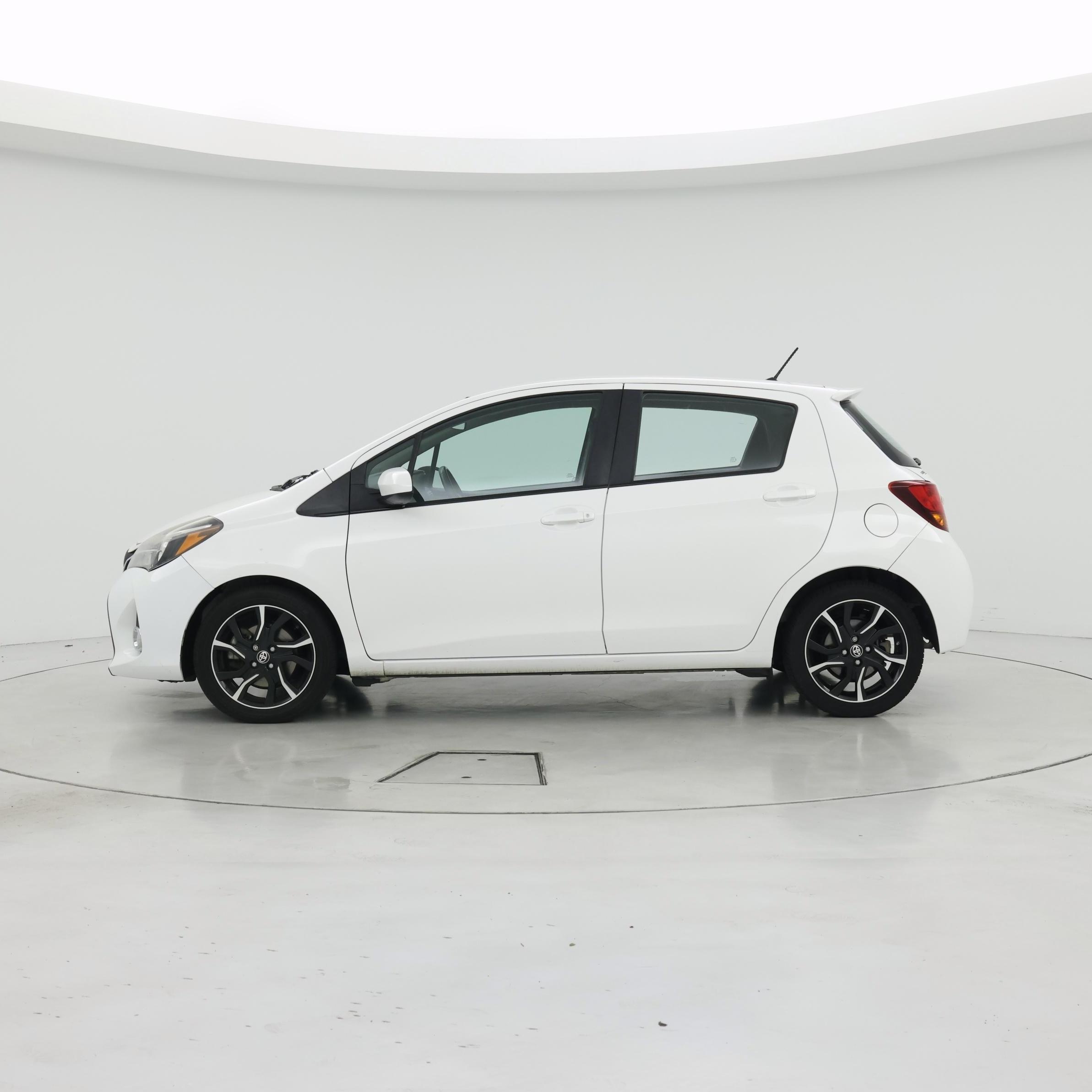 Thumbnail: 2015 Toyota Yaris - 3