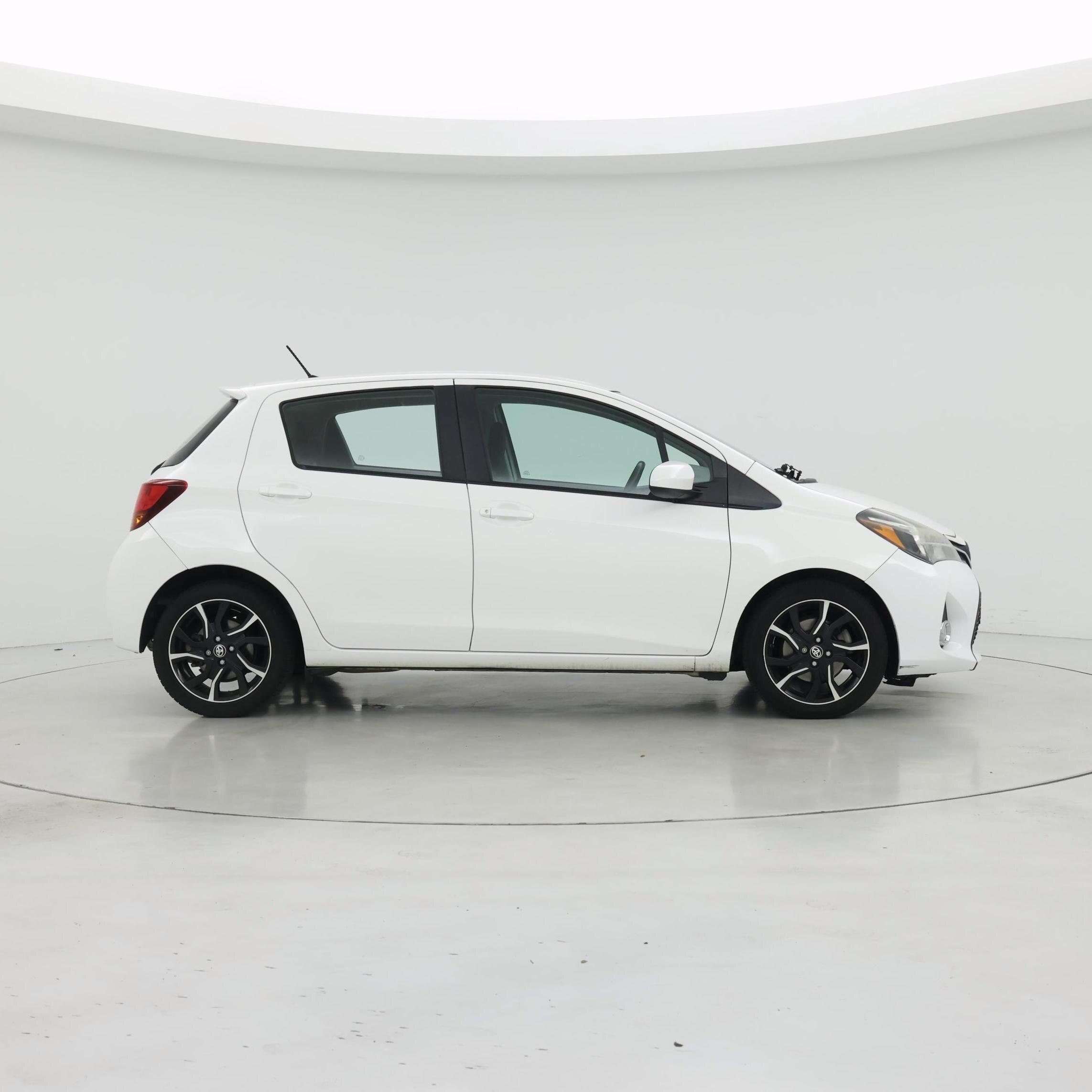 Thumbnail: 2015 Toyota Yaris - 7