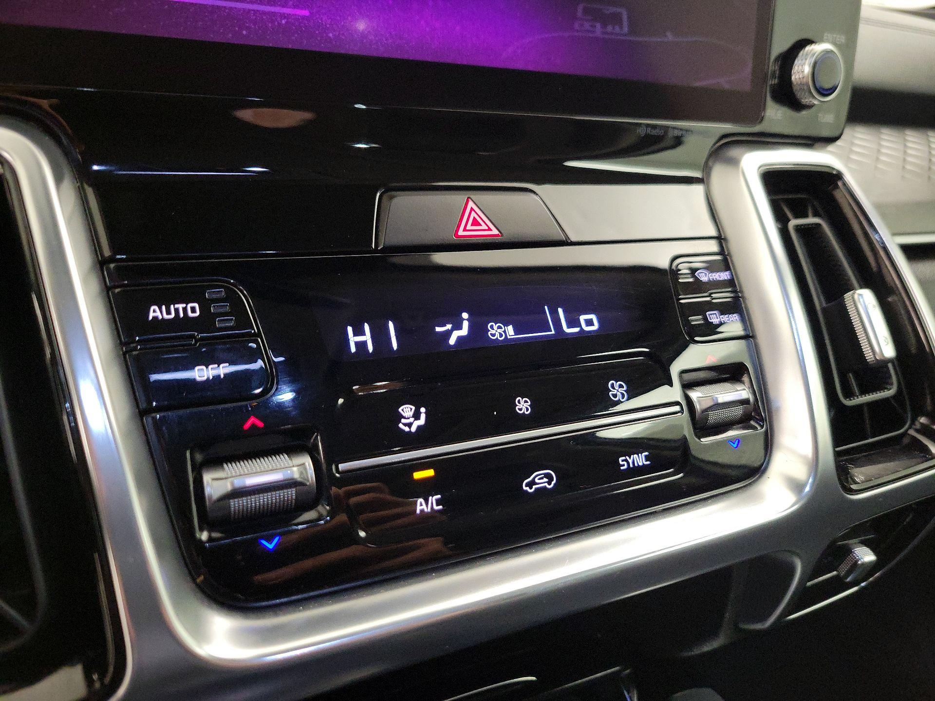 Thumbnail: 2021 Kia Sorento - 17