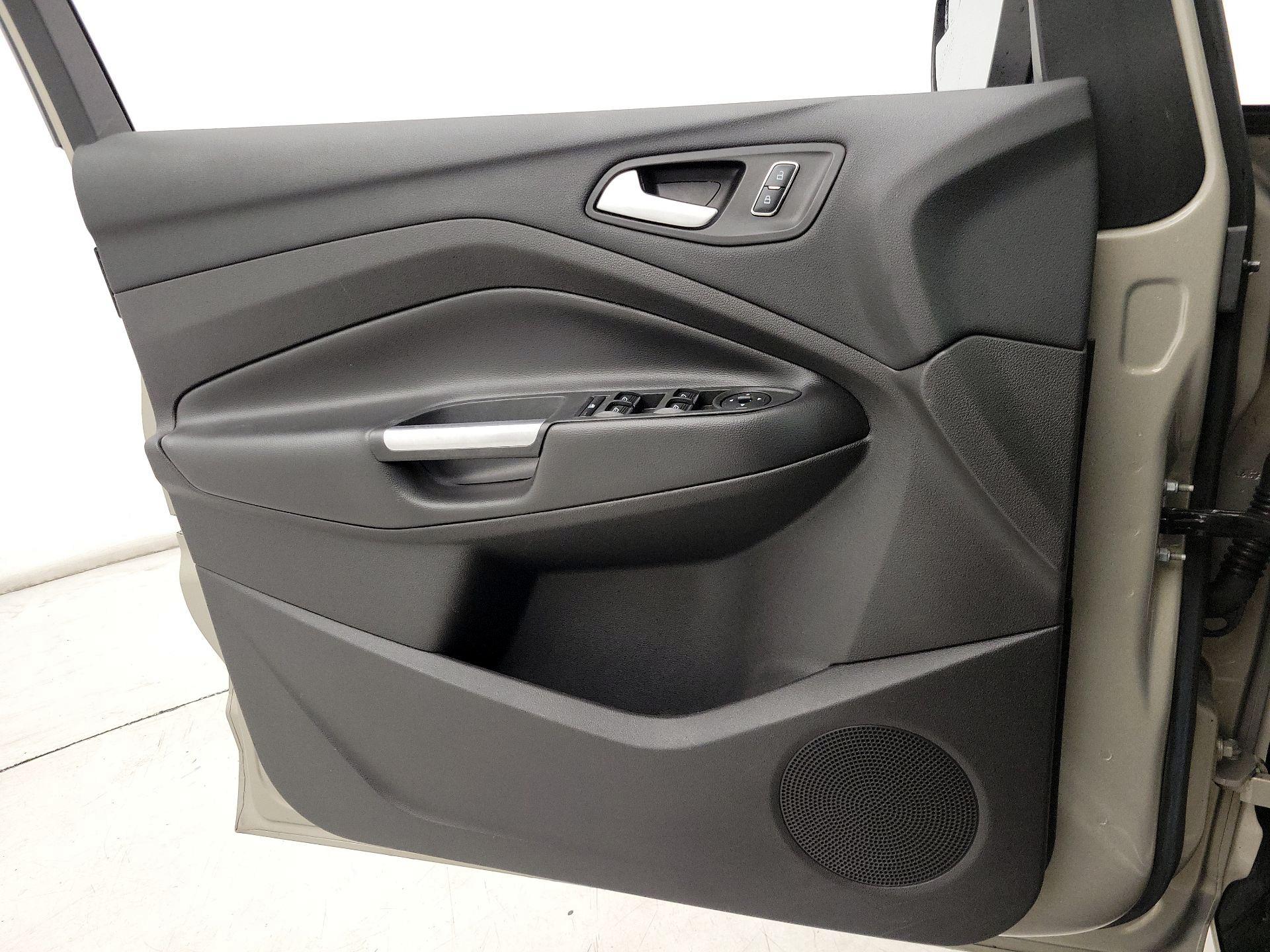 Thumbnail: 2016 Ford C-Max - 12