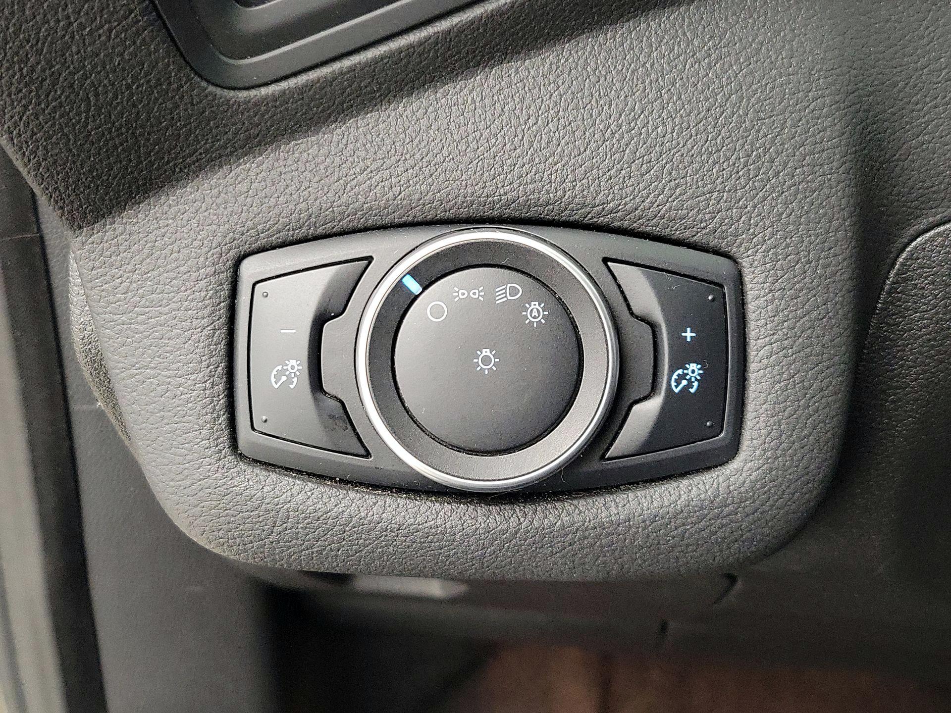 Thumbnail: 2016 Ford C-Max - 13