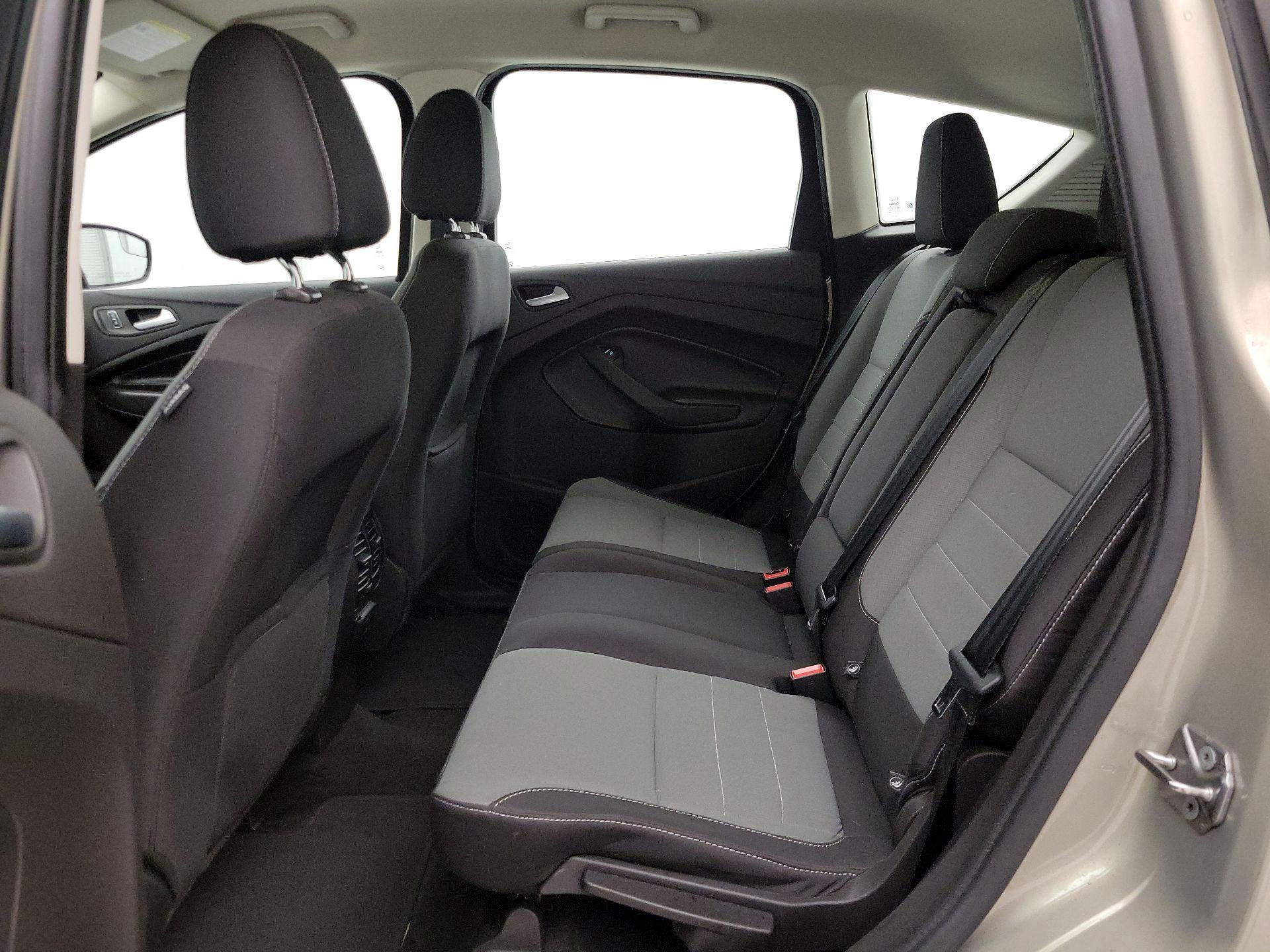 Thumbnail: 2016 Ford C-Max - 18