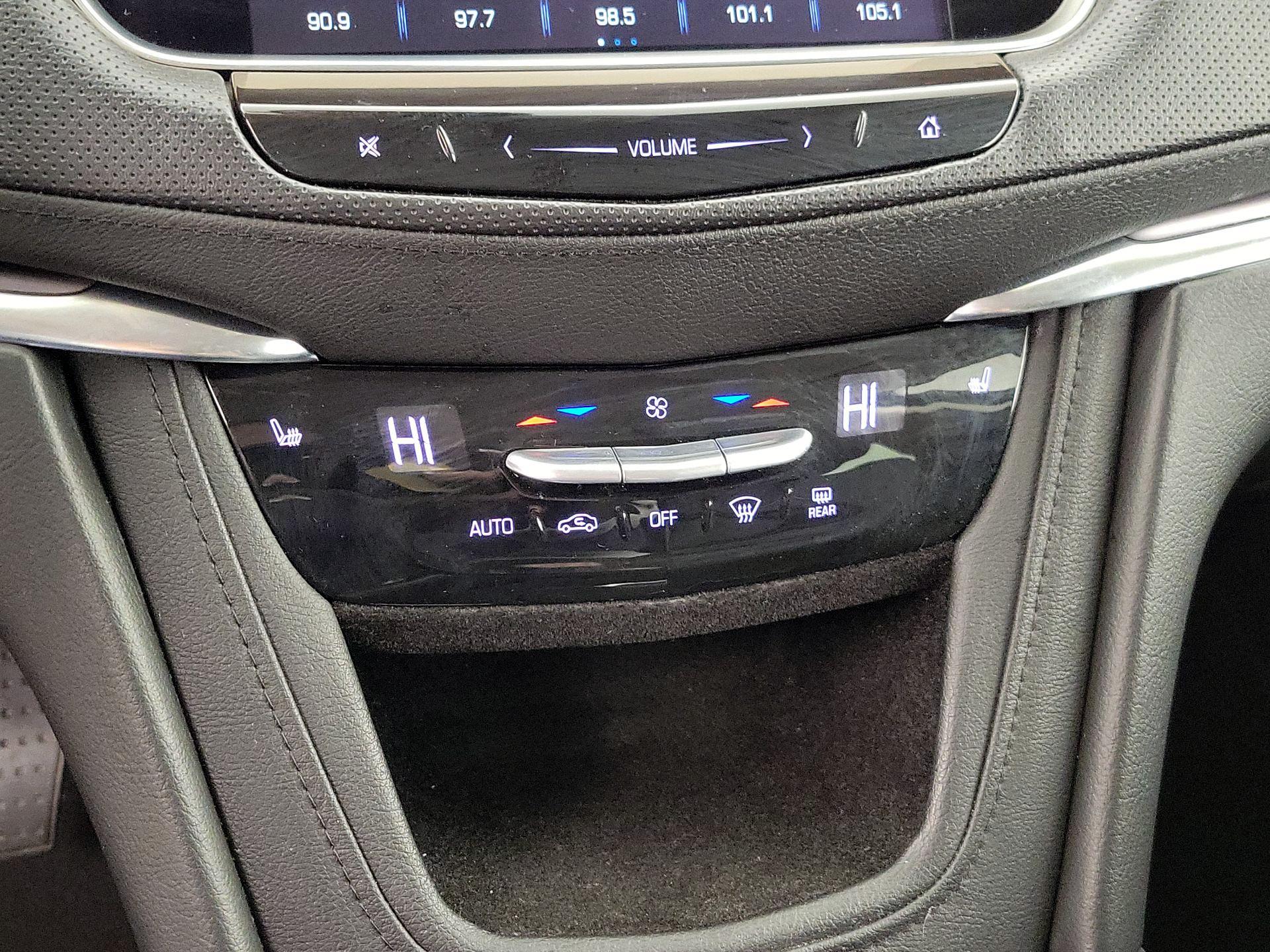 Thumbnail: 2017 Cadillac XT5 - 15