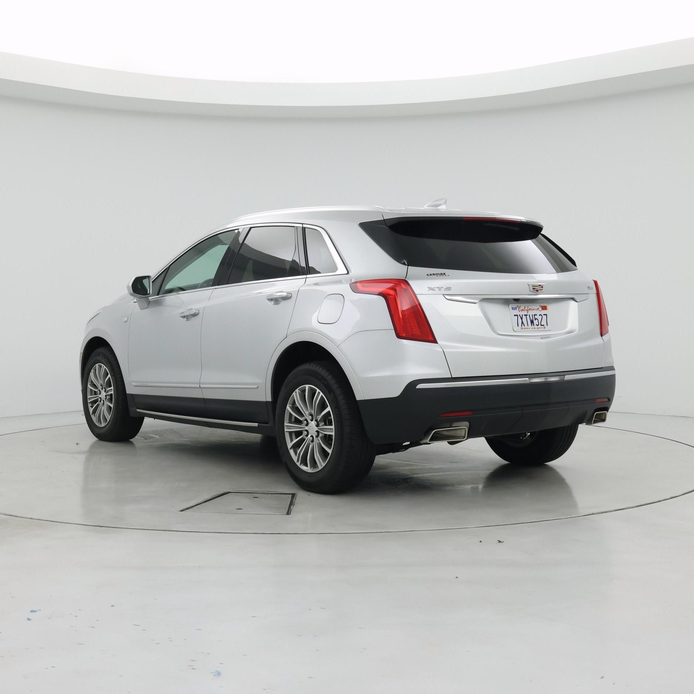 Thumbnail: 2017 Cadillac XT5 - 2