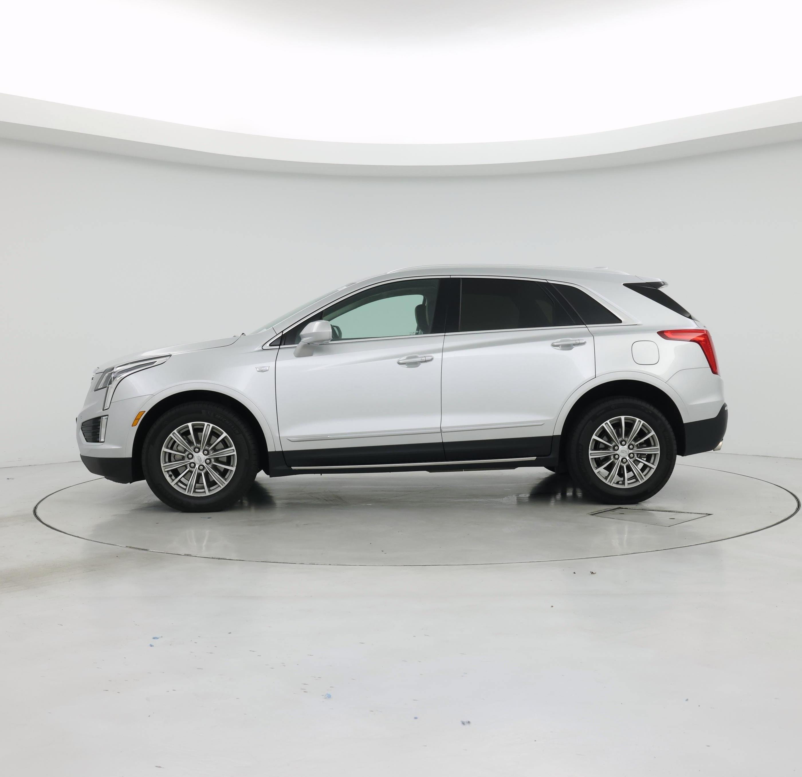 Thumbnail: 2017 Cadillac XT5 - 3