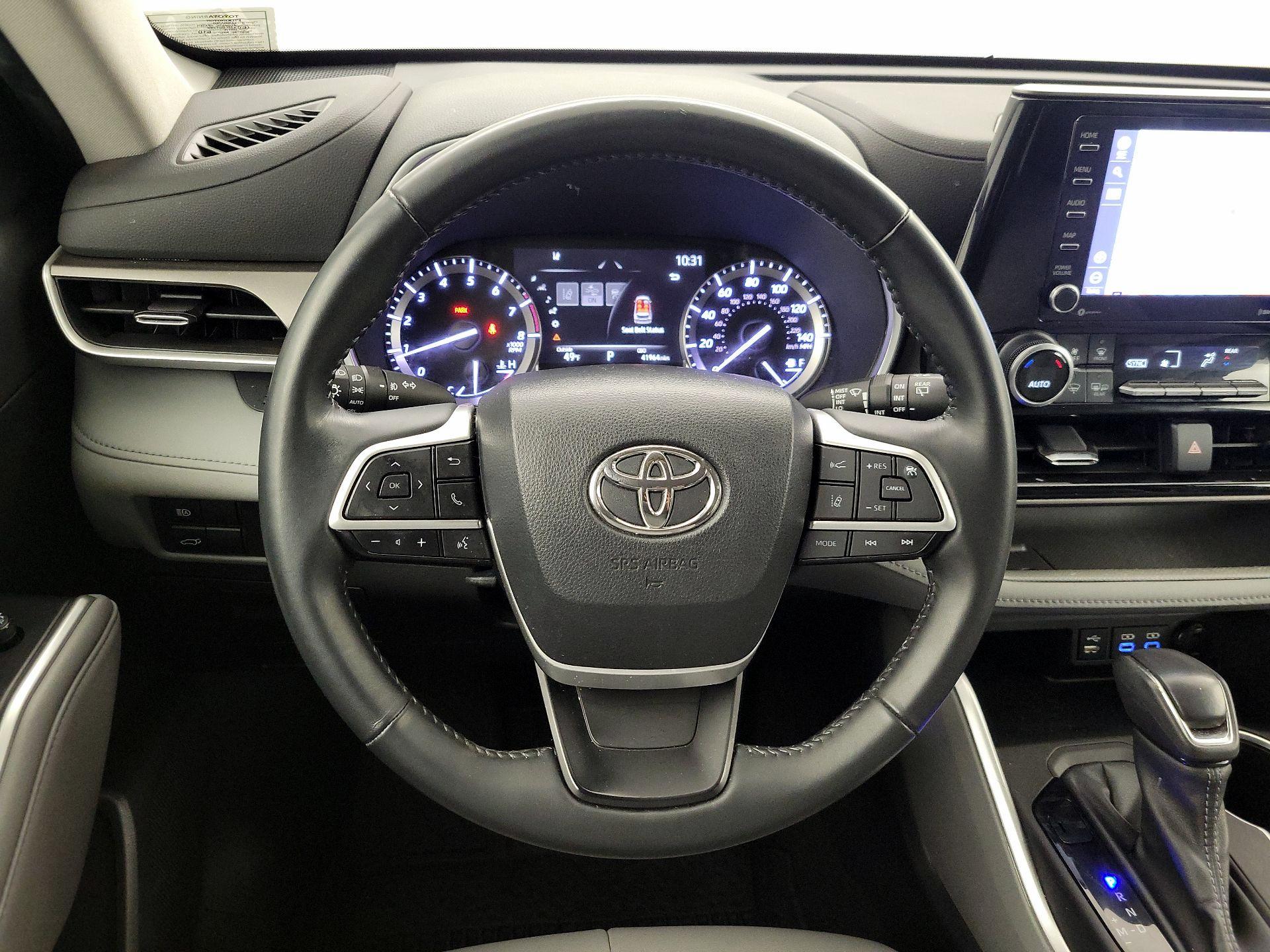 Thumbnail: 2022 Toyota Highlander - 10