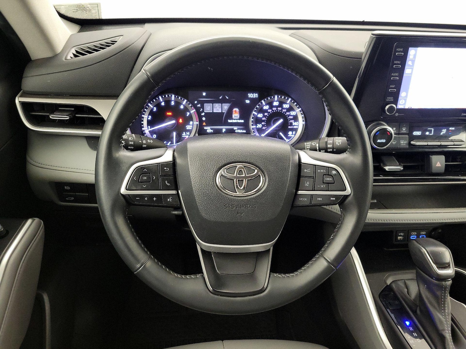 2022 Toyota Highlander XLE - Photo 11